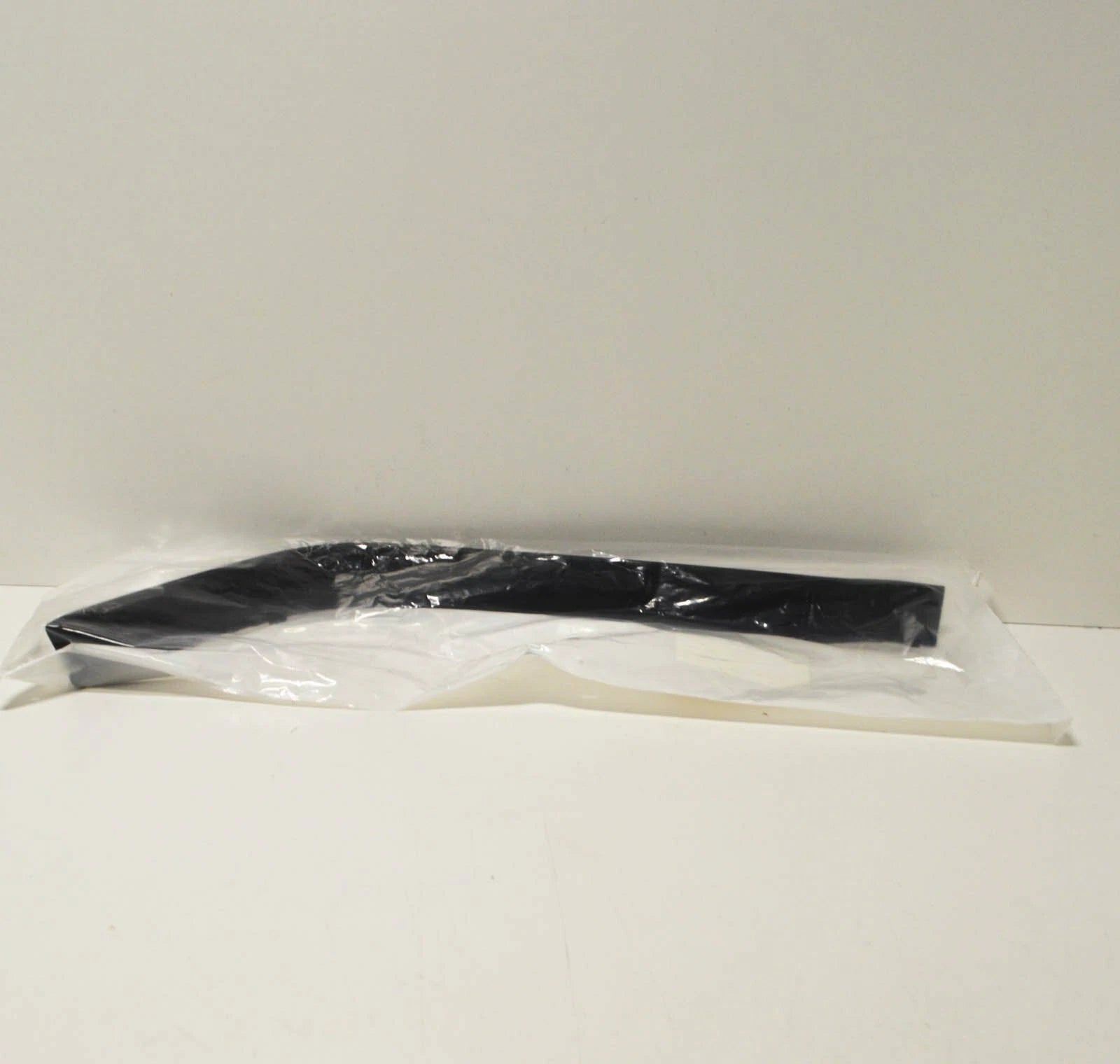 NEW BMW 3 E36 FRONT BUMPER LEFT M TECHNIC IMPACT STRIP 51112265637