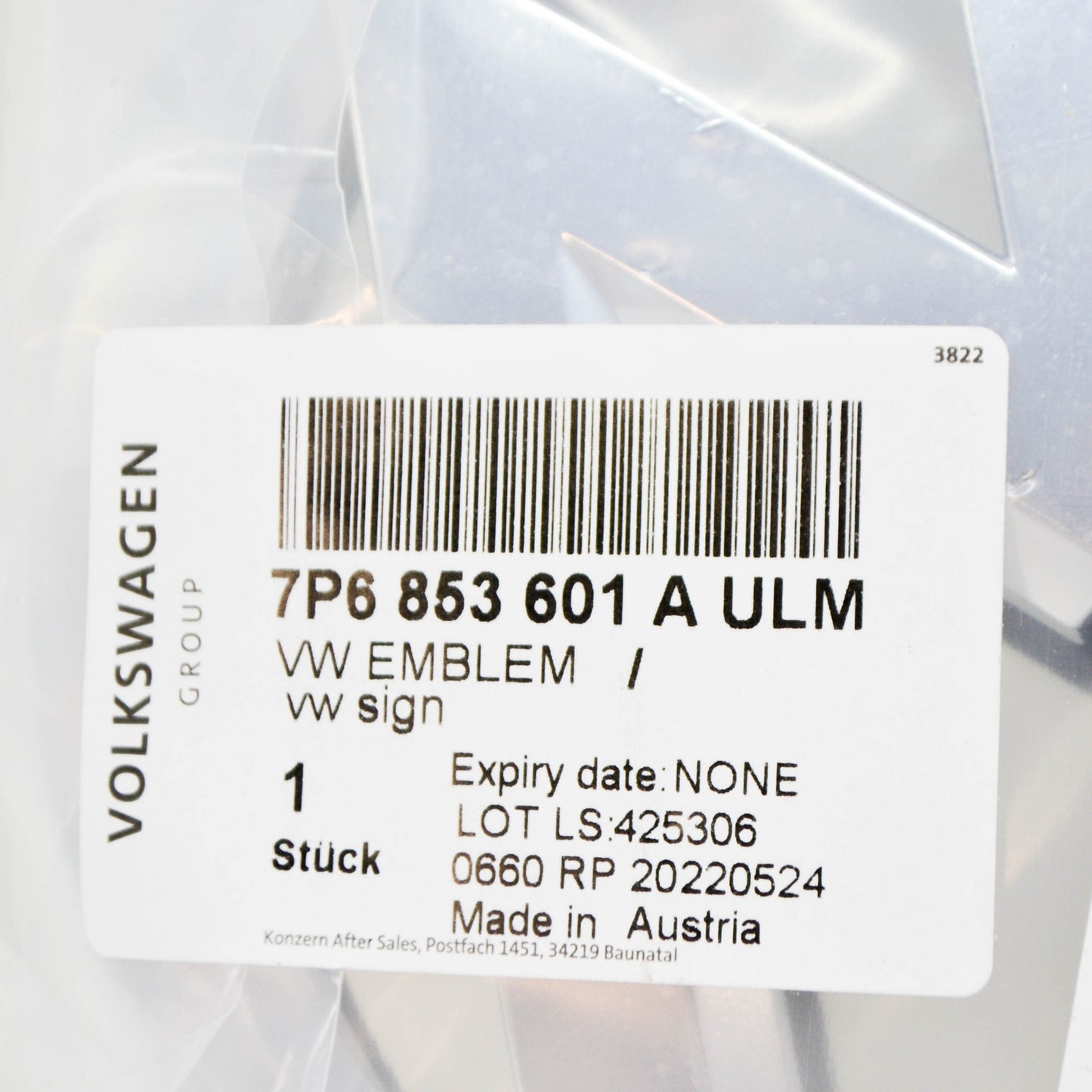 NEW VW TOUAREG 7P FRONT RADIATOR GRILLE EMBLEM 7P6853601AULM ORIGINAL