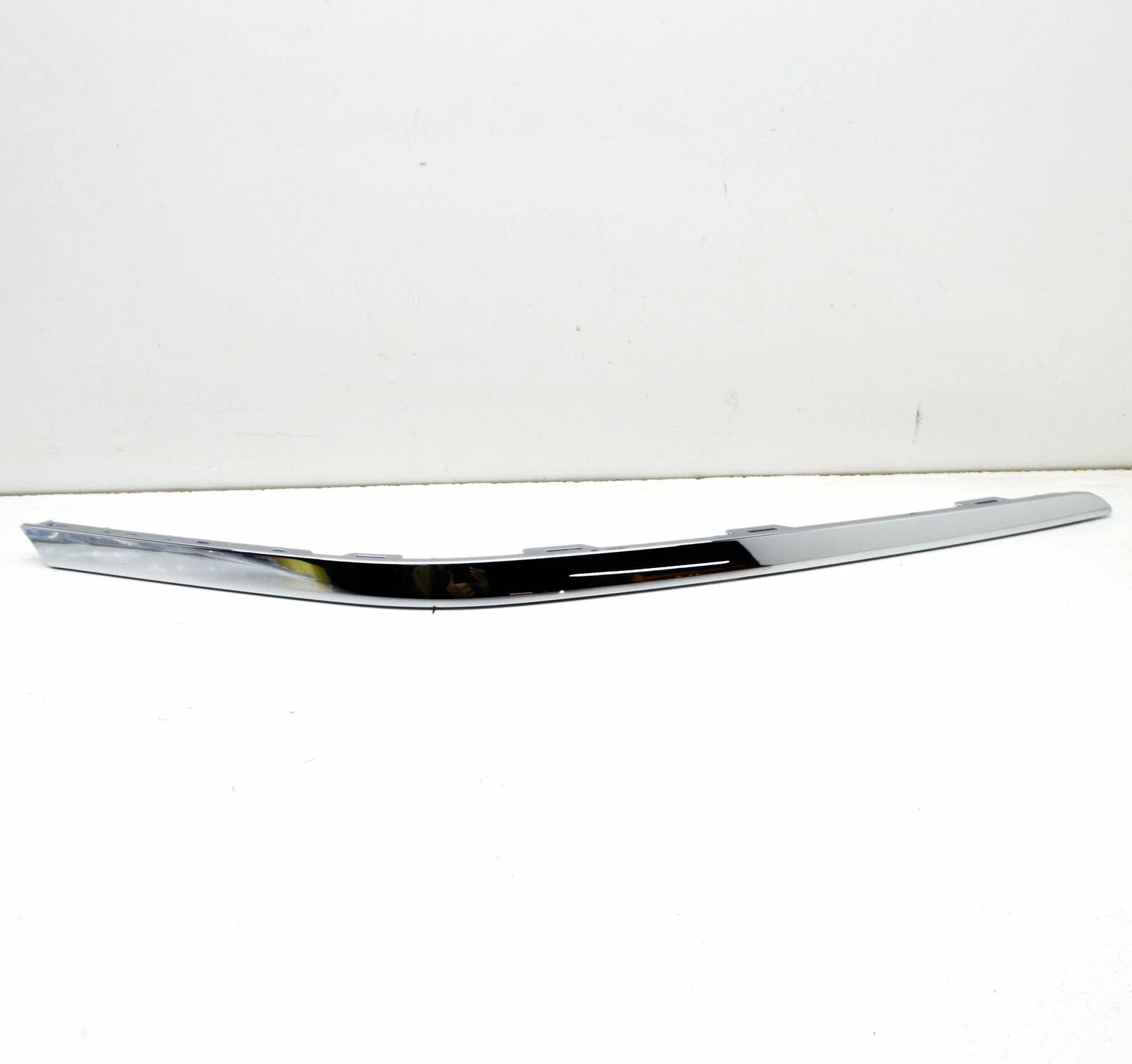 NEW VOLKSWAGEN PHAETON 3D FRONT RIGHT BUMPER MOLDING STRIP 3D0807718G2ZZ