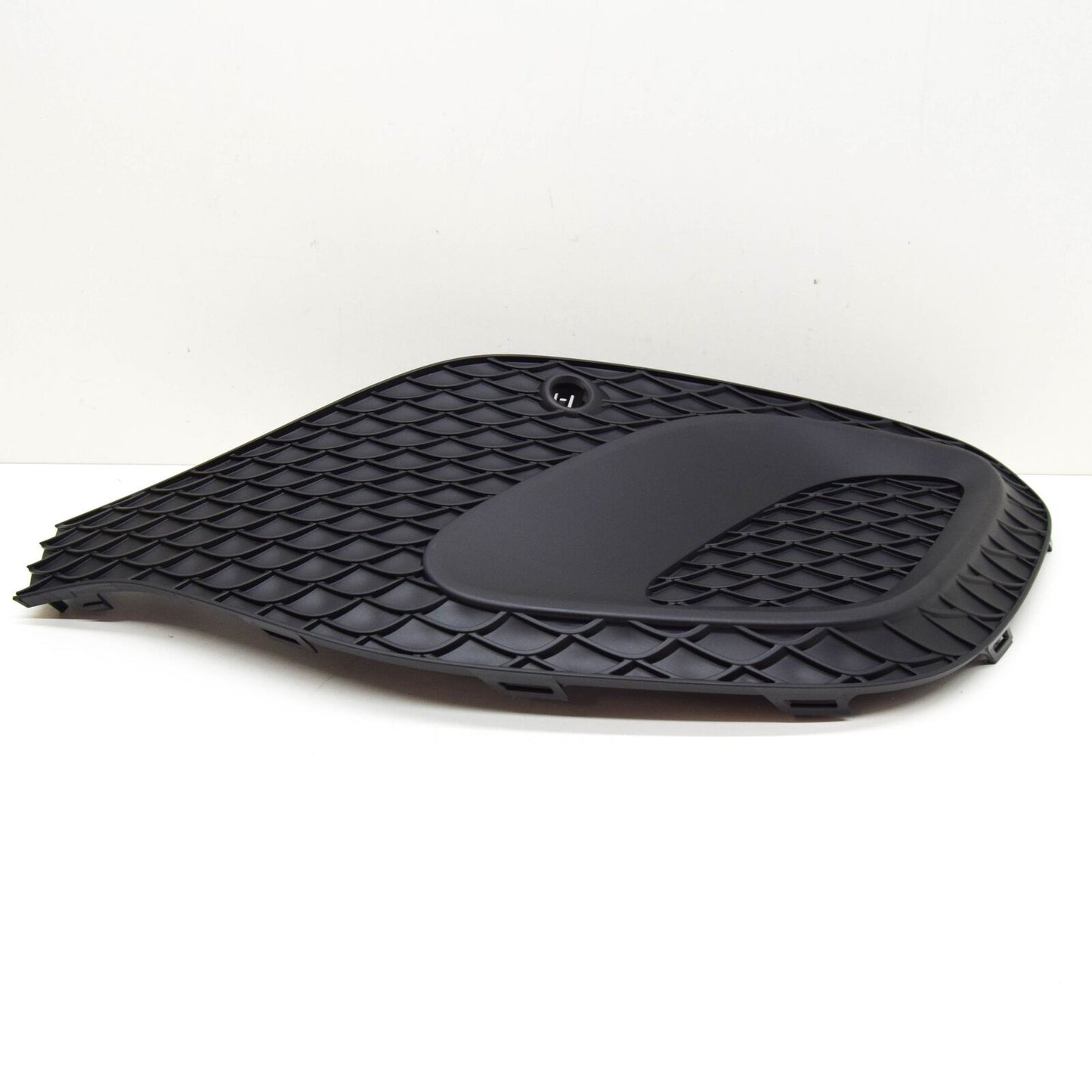 NEW MB GLA H247 FRONT BUMPER LOWER OUTER RIGHT GRILLE COVER A2478851004 ORIGINAL