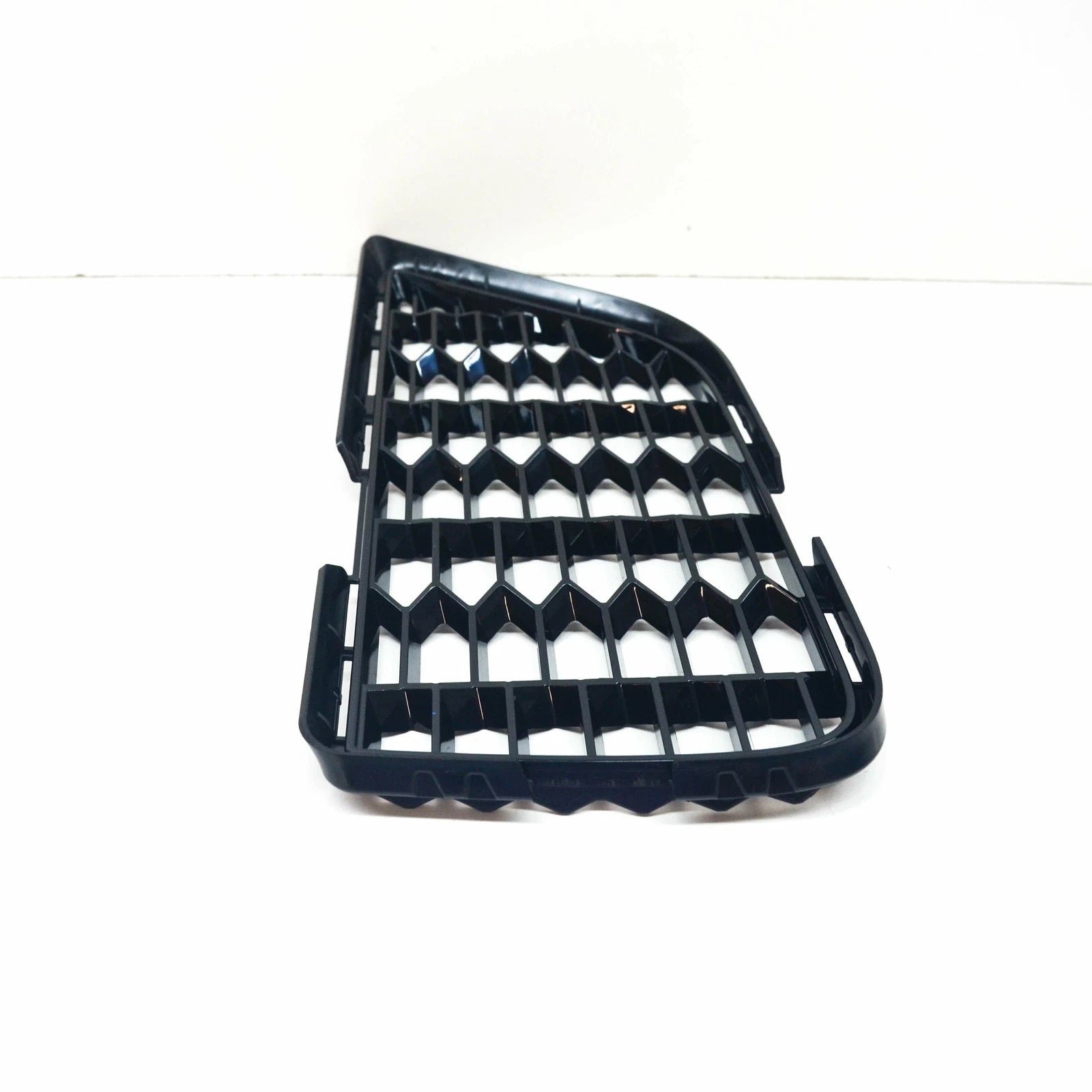 NEW BMW M5 F90 M FRONT BUMPER RIGHT OPEN AIR GRILLE 51118065318 ORIGINAL