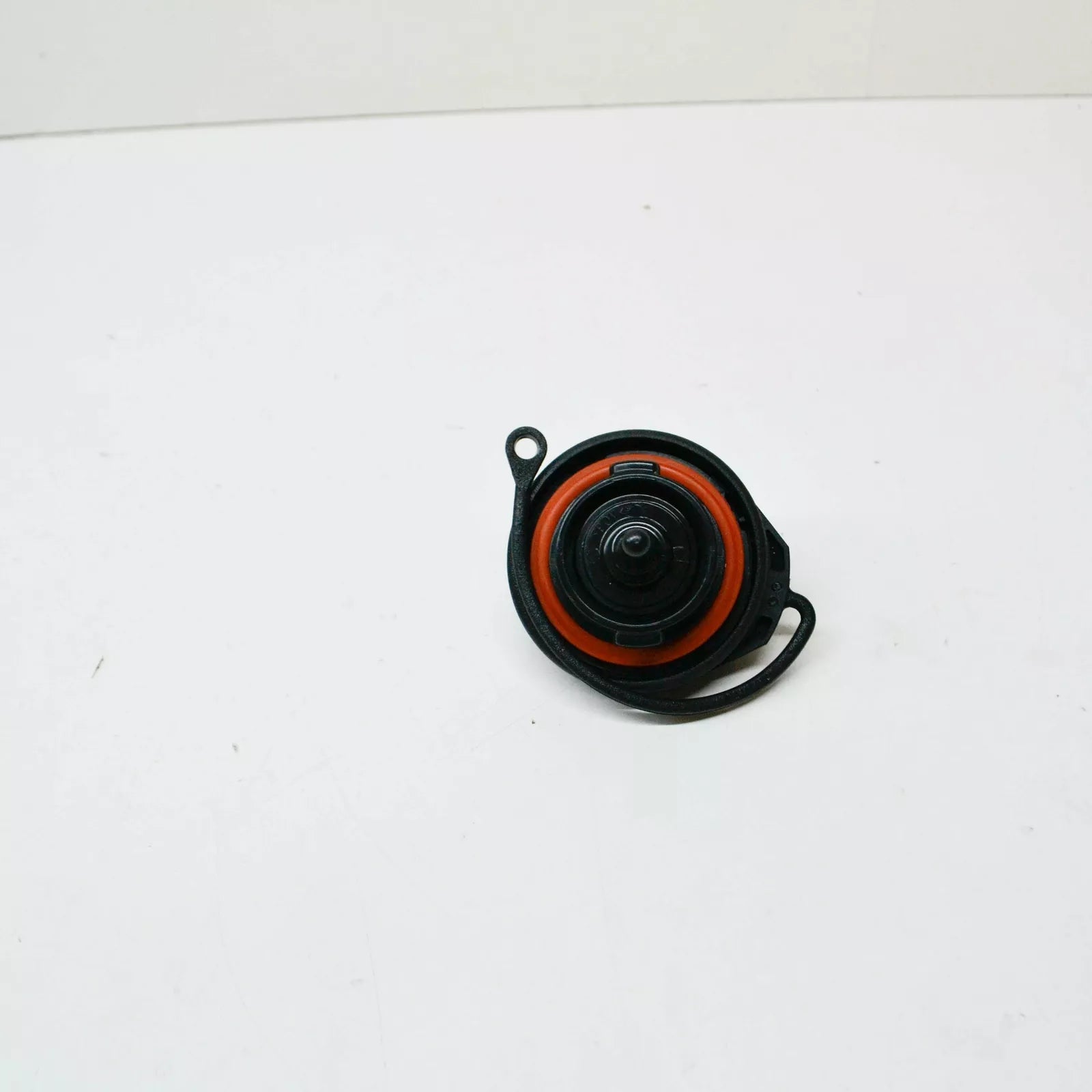 NEW AUDI A3 8V E-TRON FUEL TANK CAP 5Q0201550AR