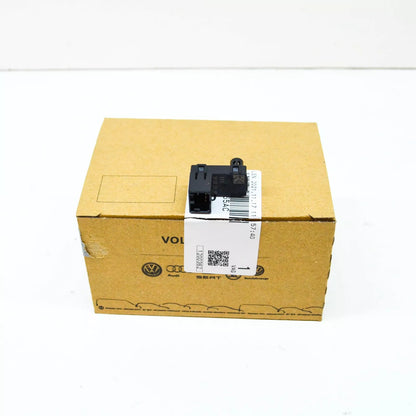 NEW AUDI A4 B9 INTERIOR LED RIGHT COURTESY LIGHT MODULE 8W0947355AC ORIGINAL