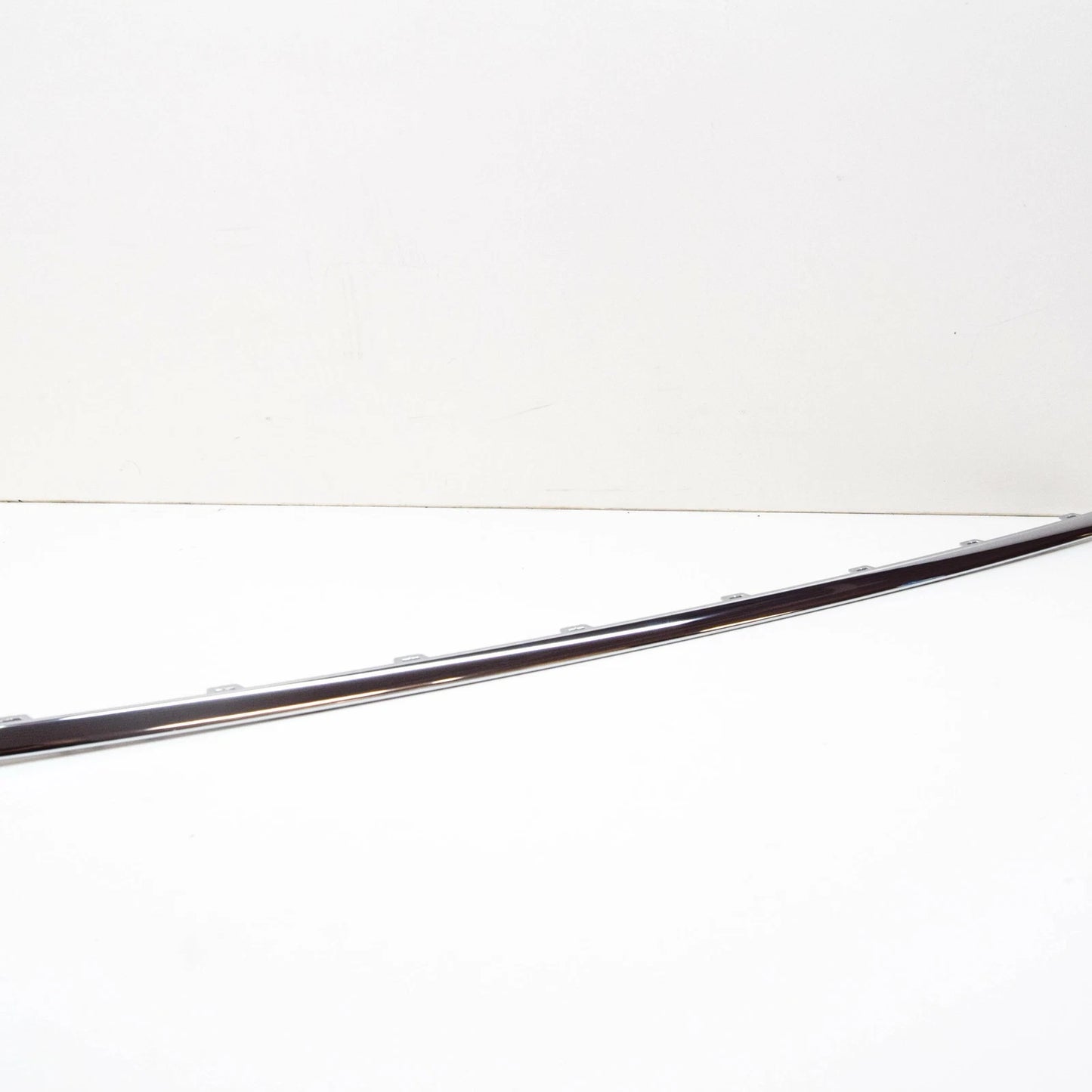 NEW VW PASSAT B7 R-LINE FRONT LOWER CENTRE GRILLE TRIM 3AA8537652ZZ