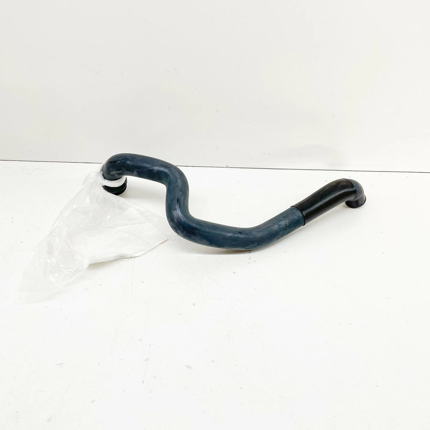 NEW BMW E34 E36 325I 325IS 525I 525IX M3 HOSE PIPE 13541703786 1703786 ORIGINAL