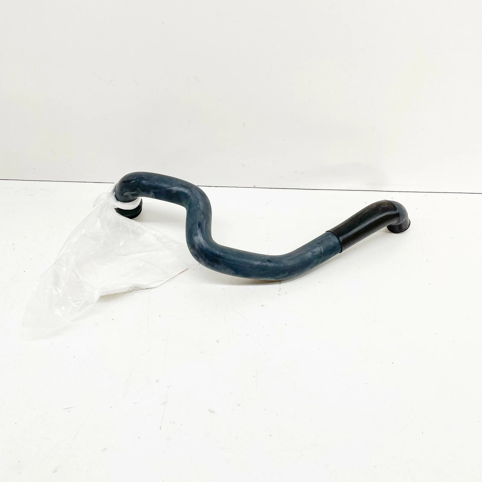 NEW BMW E34 E36 325I 325IS 525I 525IX M3 HOSE PIPE 13541703786 1703786 ORIGINAL