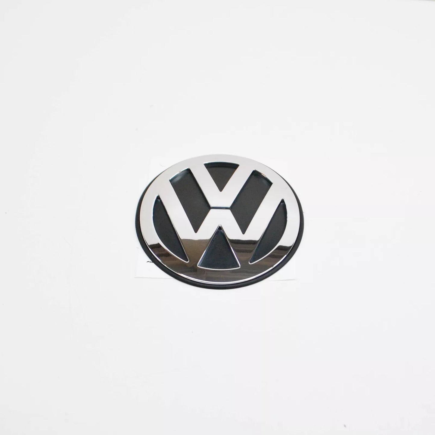 NEW VOLKSWAGEN BEETLE CABRIO 1Y REAR LID BADGE 1C0853630MULM