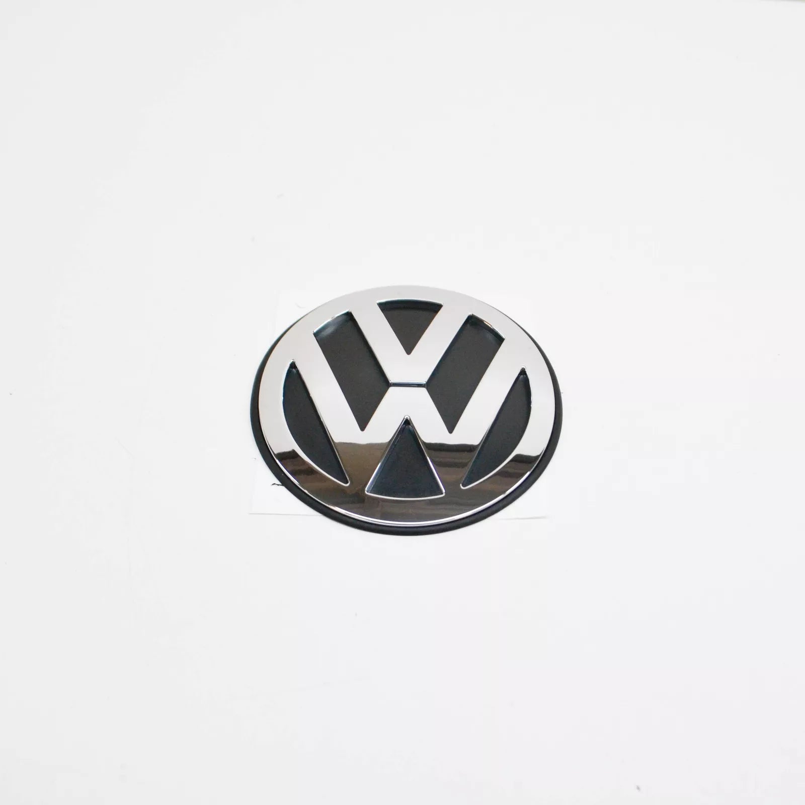 NEW VOLKSWAGEN BEETLE CABRIO 1Y REAR LID BADGE 1C0853630MULM