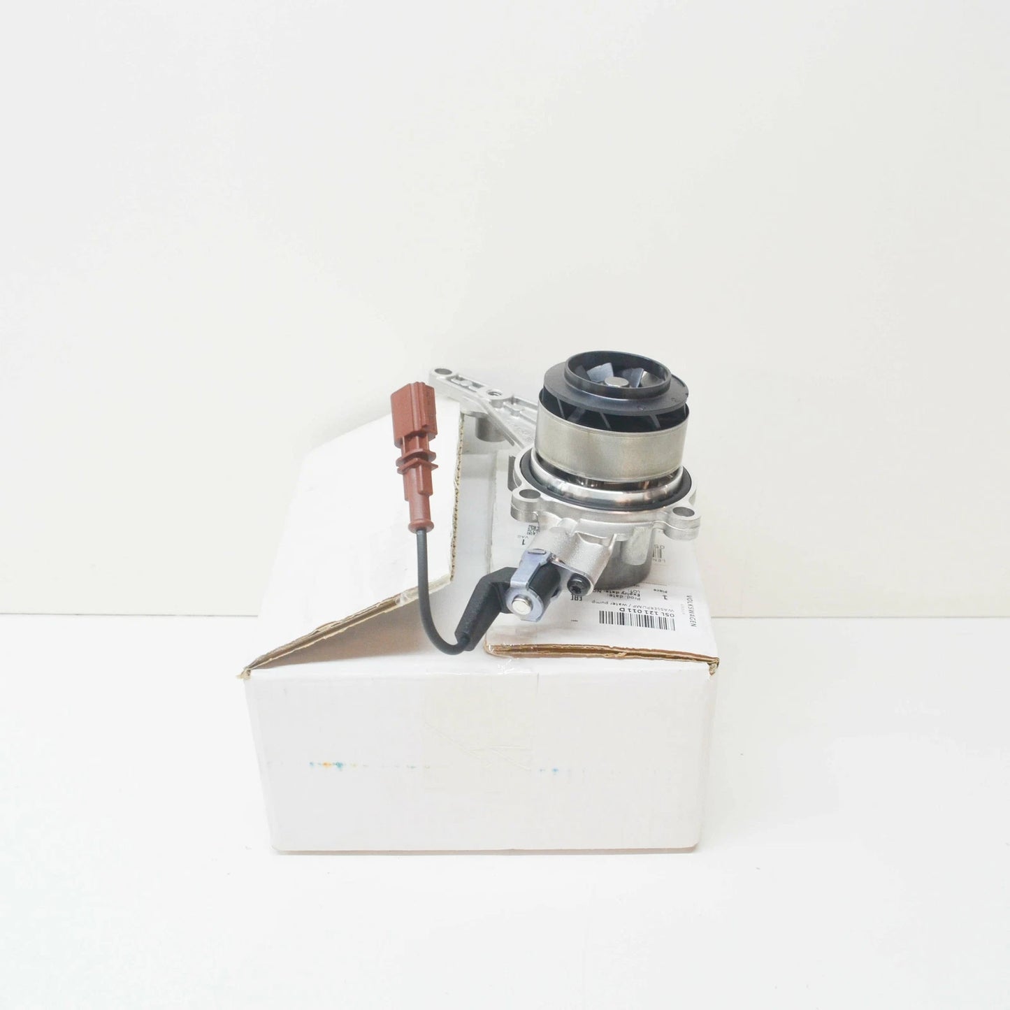 NEW VOLKSWAGEN ARTEON 3H WATER PUMP 05L121011D 2019 ORIGINAL