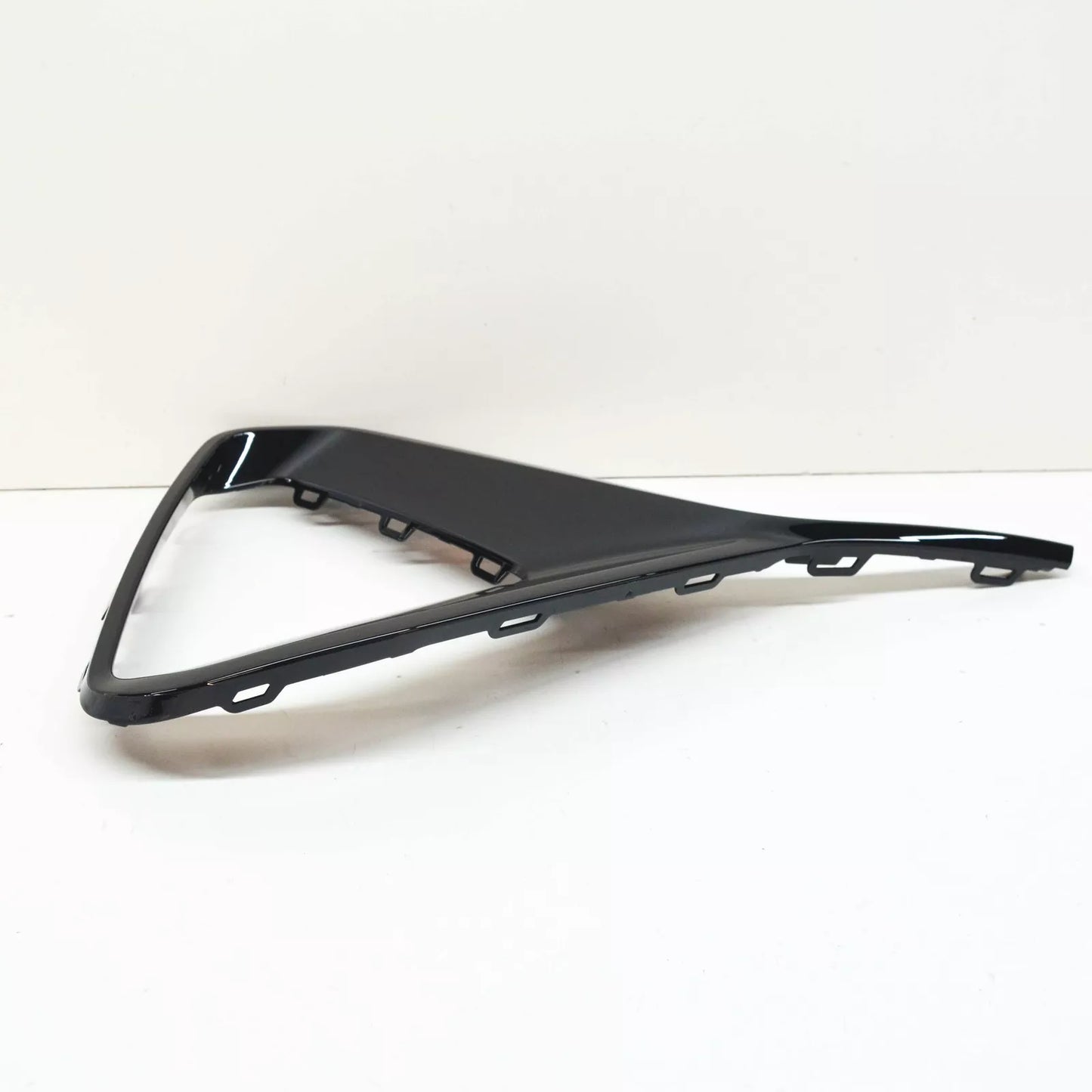 NEW AUDI E-TRON SPORTBACK FRONT RIGHT BUMPER TRIM COVER 4KE121342Y9B