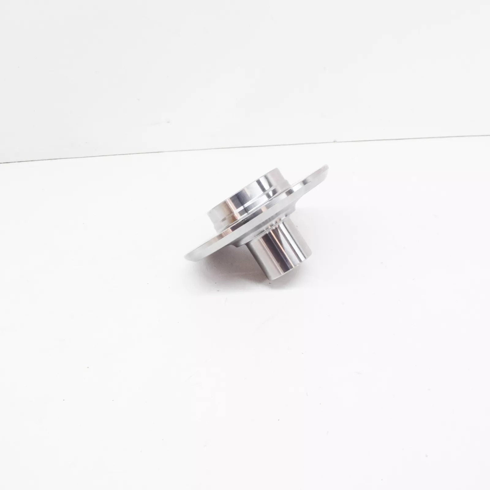 NEW BMW 3 E46 REAR WHEEL HUB 33412229120 2229120 ORIGINAL