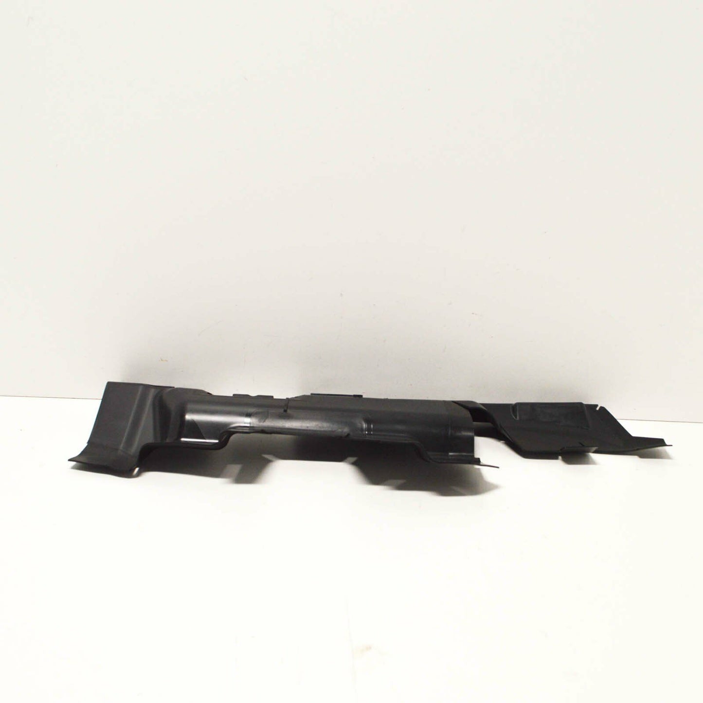 NEW VOLKSWAGEN ATLAS R-LINE RADIATOR SUPPORT BAFFLE RIGHT 3CN121283T ORIGINAL