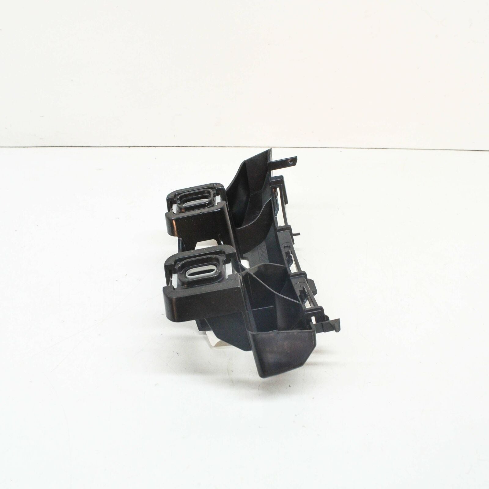 NEW MERCEDES-BENZ C W205 REAR RIGHT BUMPER SUPPORT BRACKET A2058852065 ORIGINAL