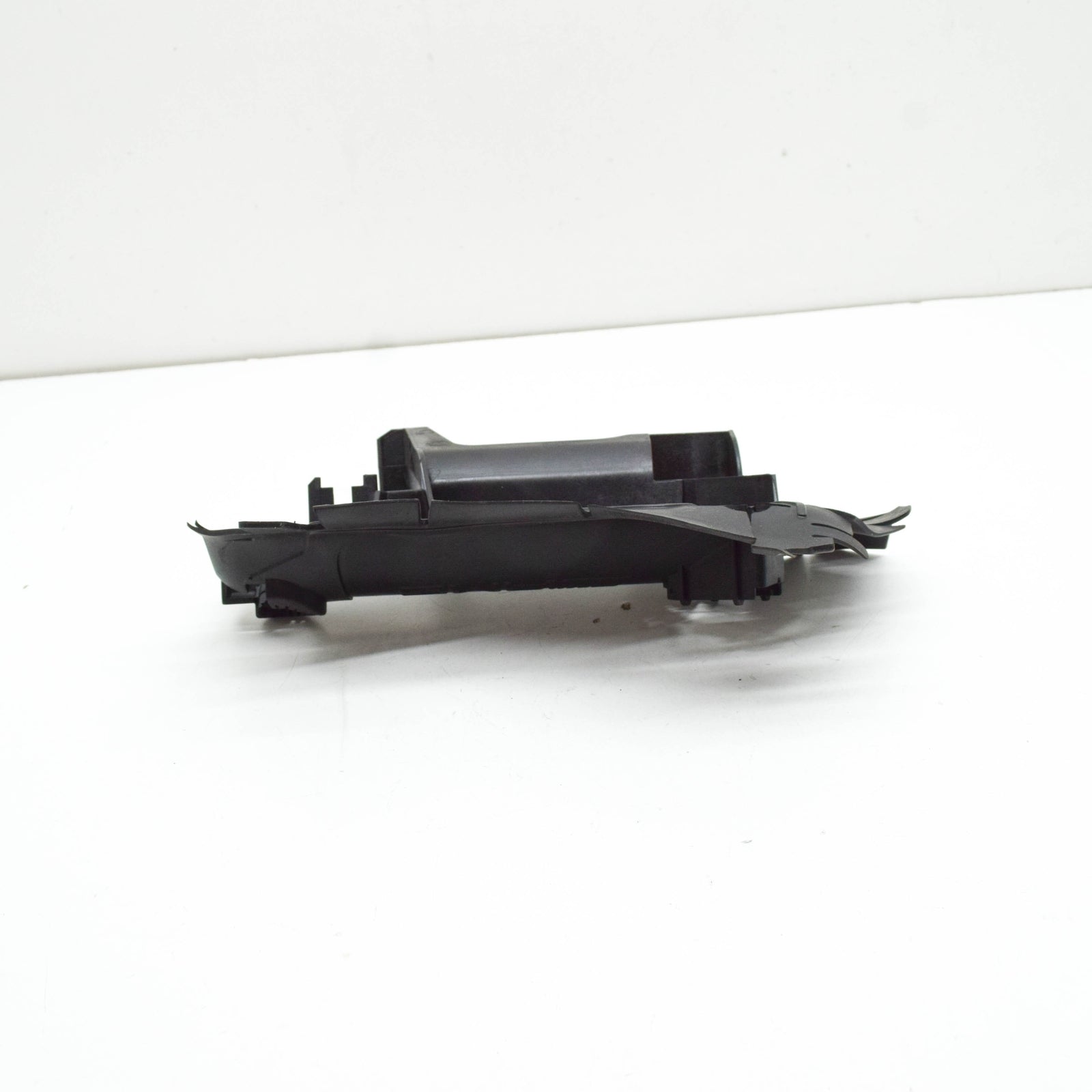 NEW MERCEDES-BENZ E W212 LEFT ENGINE OIL COOLER BRACKET A2125001631 ORIGINAL