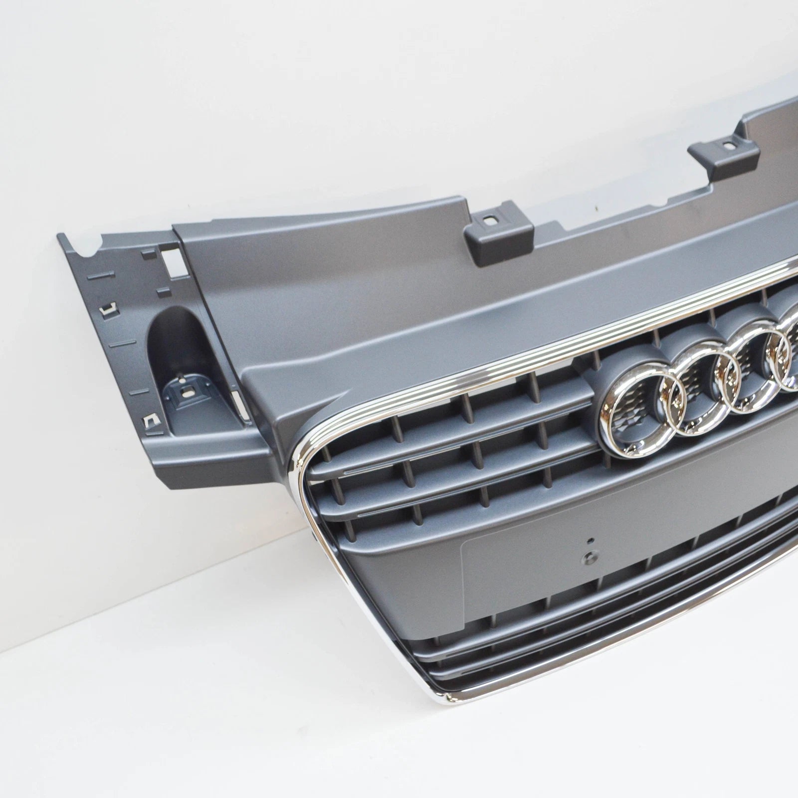 NEW AUDI TT 8J RADIATOR GRILLE 8J0853651 1QP 8J08536511QP ORIGINAL