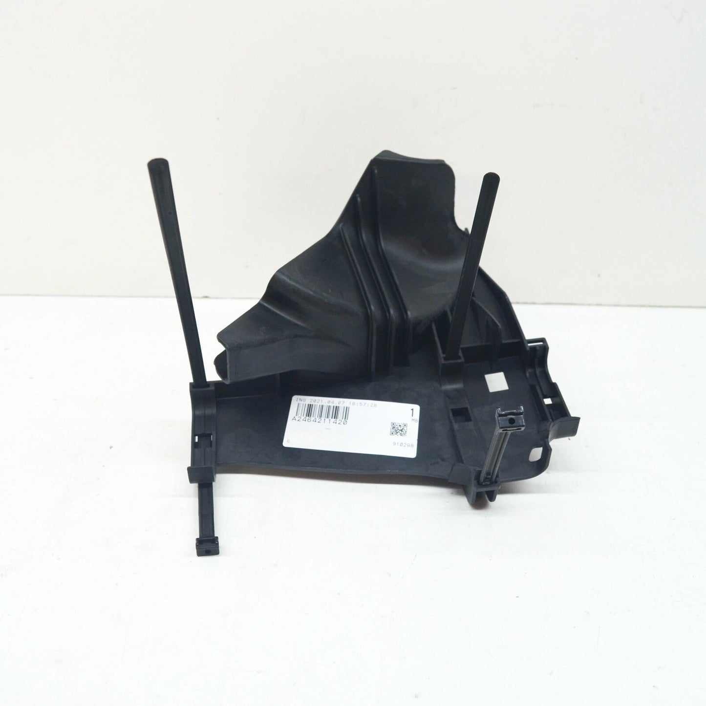 NEW MB CLA COUPE C117 FRONT LEFT BRAKE AIR DUCT A2464211420 ORIGINAL