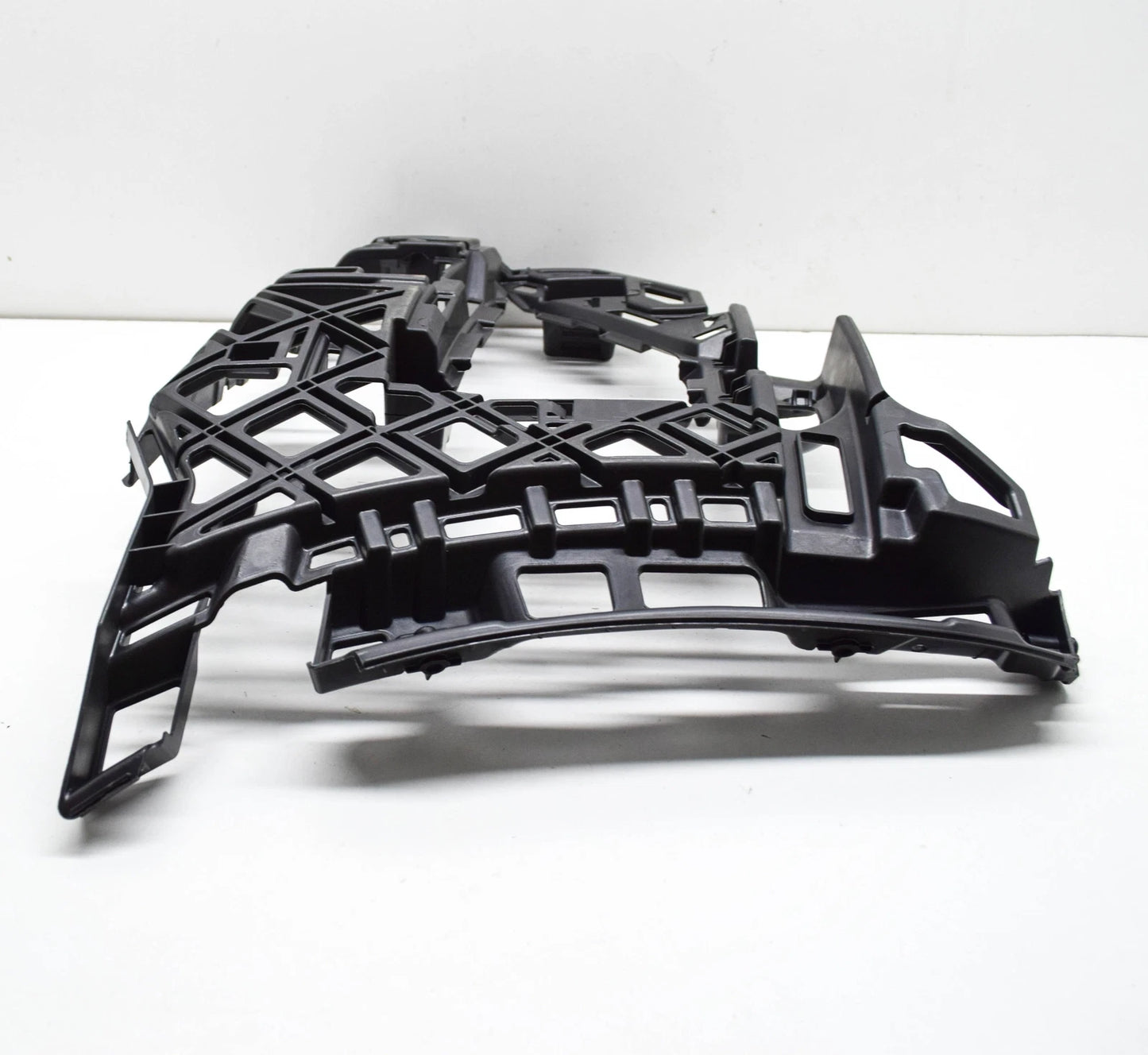 NEW VOLKSWAGEN GOLF SPORTSVAN AM1 FRONT RIGHT BUMPER BRACKET 510807724D ORIGINAL