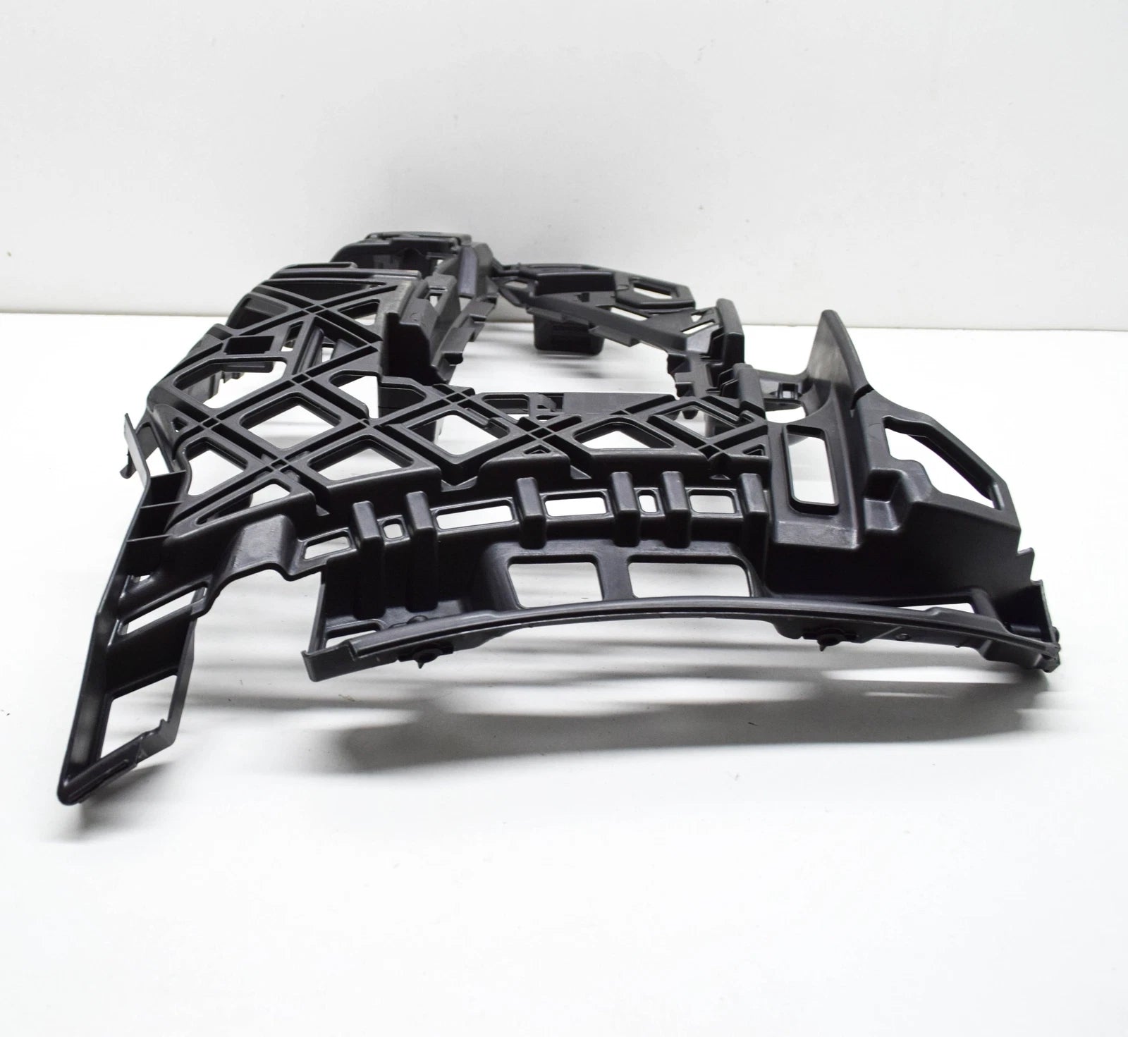 NEW VOLKSWAGEN GOLF SPORTSVAN AM1 FRONT RIGHT BUMPER BRACKET 510807724D ORIGINAL