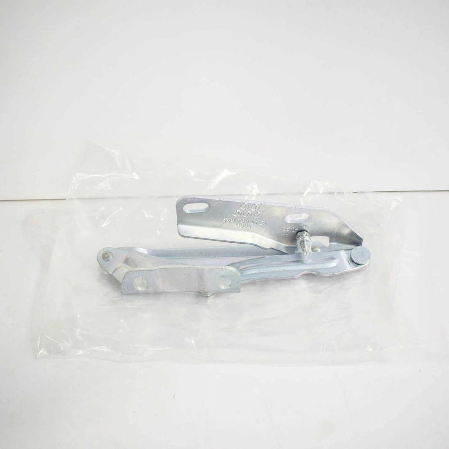 NEW VOLKSWAGEN CRAFTER FRONT RIGHT SIDE BONNET HOOD HINGE 2E0823302 2010