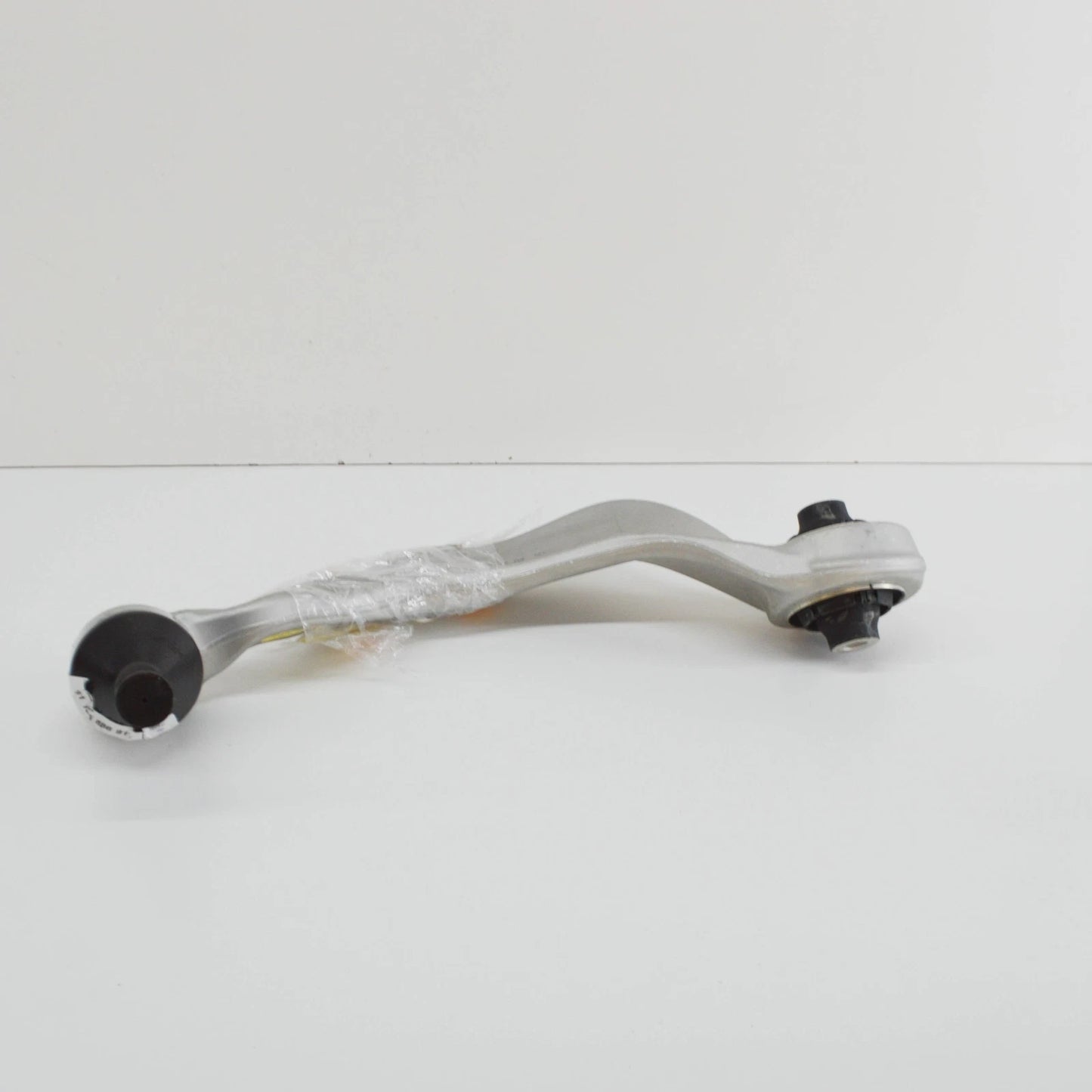 NEW BMW 8 G14 FRONT LEFT TENSION STRUT WITH RUBBER MOUNTING 31106886911 ORIGINAL