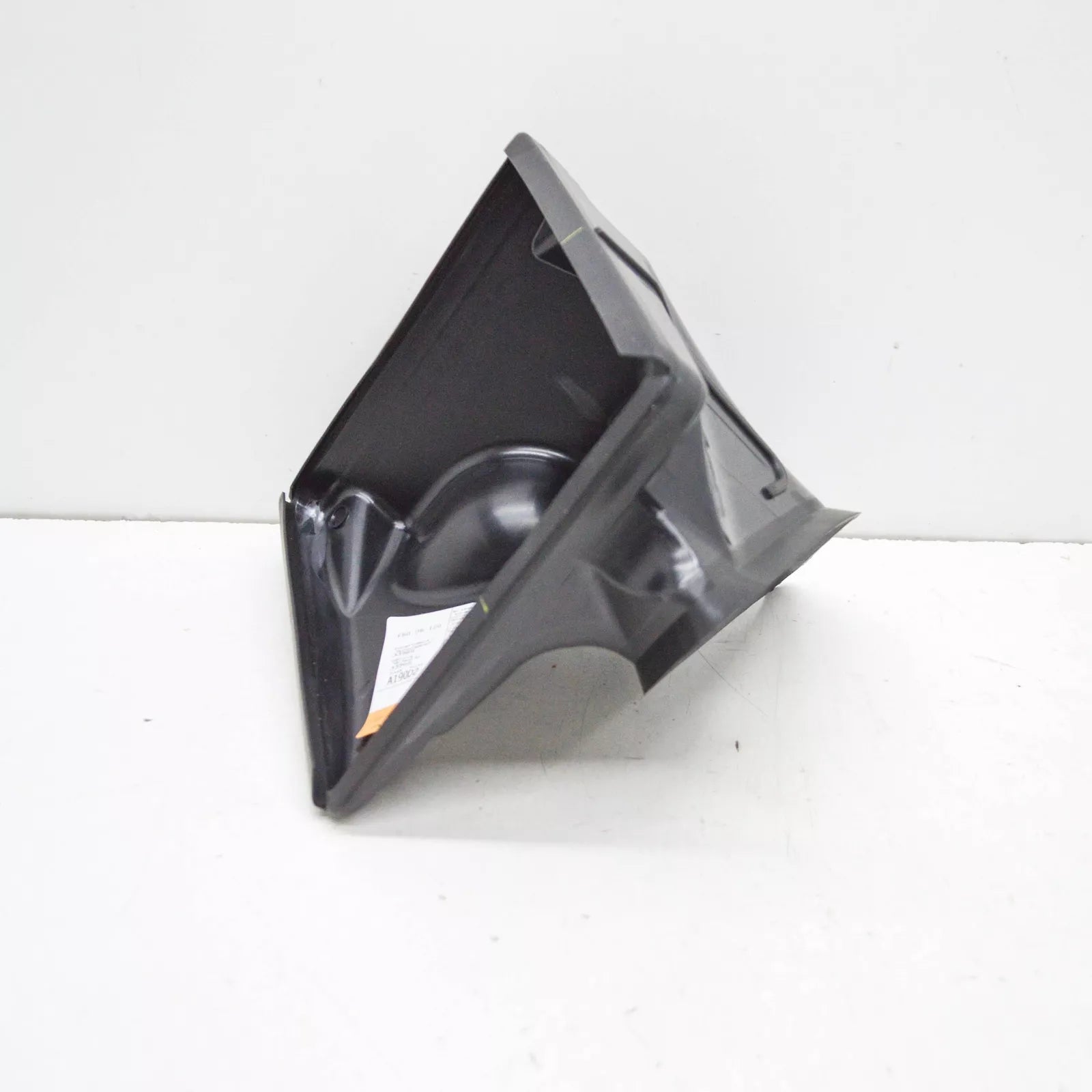 NEW BMW X1 F48 RADIATOR AIR DUCT LEFT 51748493432 ORIGINAL