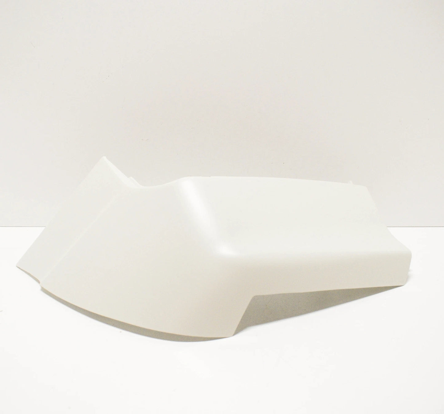 NEW MERCEDES-BENZ G-CLASS W463 RIGHT UNDER LIGHT COVER A4638840331