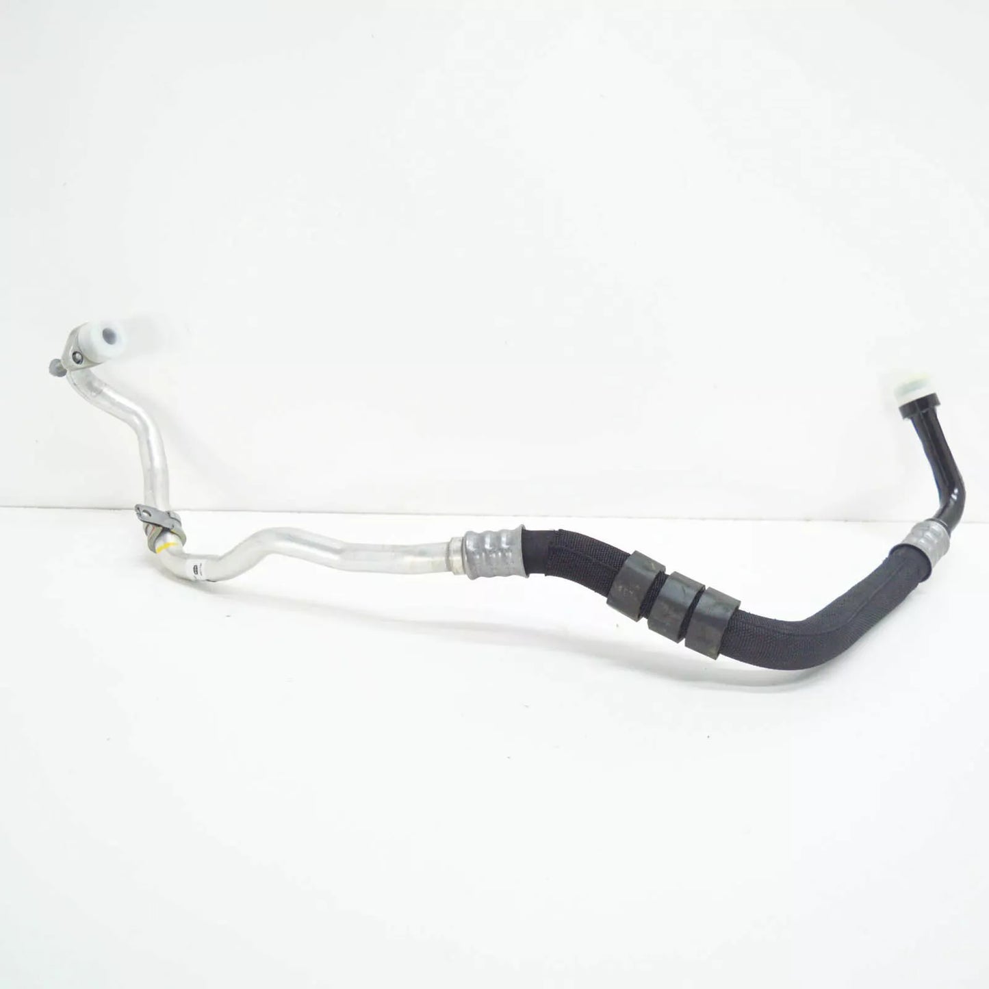 NEW MB E W212 AMG OIL COOLER LINE TO OIL FILTER HOUSING A2125001372