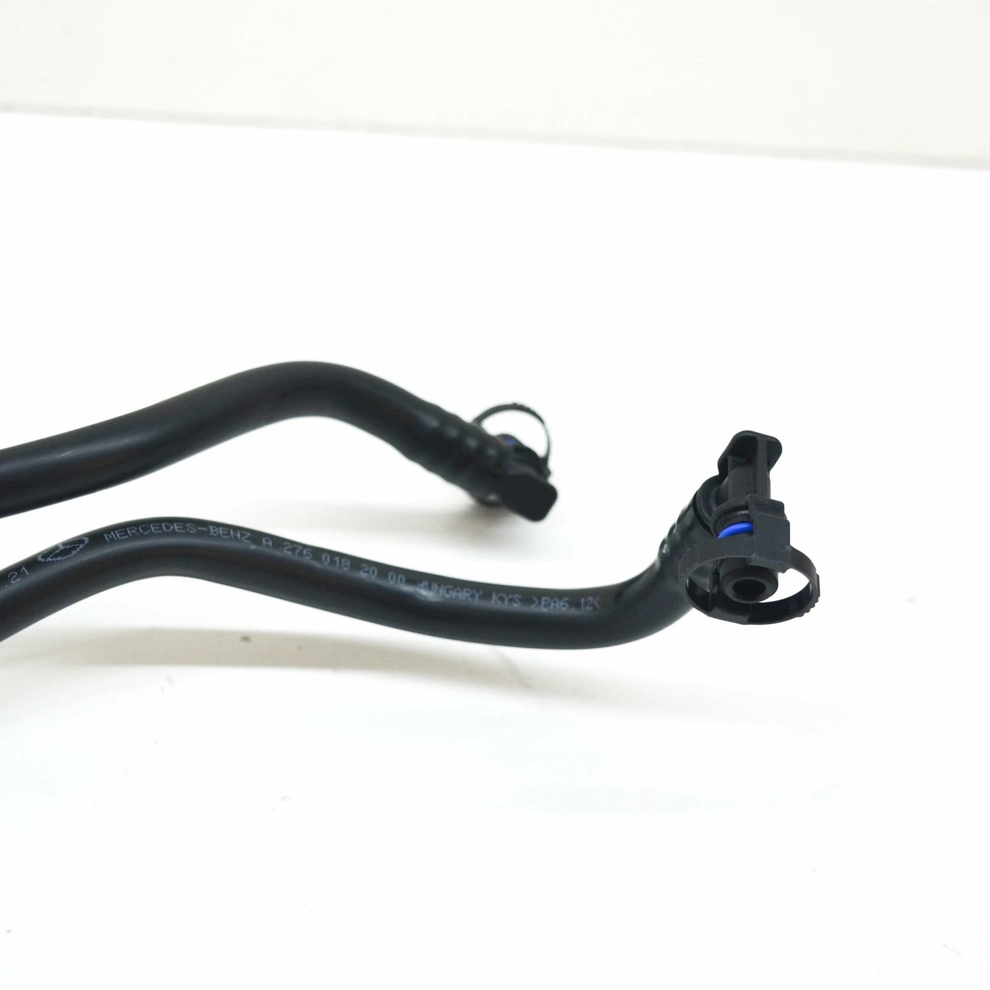 NEW MB E W212 ENGINE BREATHER PIPE W PRESSURE SENSOR A2760182000