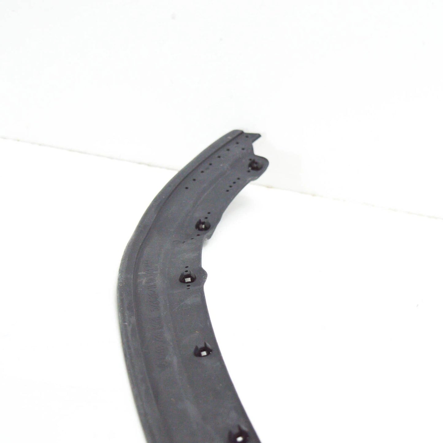 NEW MB C-CLASS W203 FRONT DOOR WEATHERSTRIP SEAL LEFT A2037201978 ORIGINAL