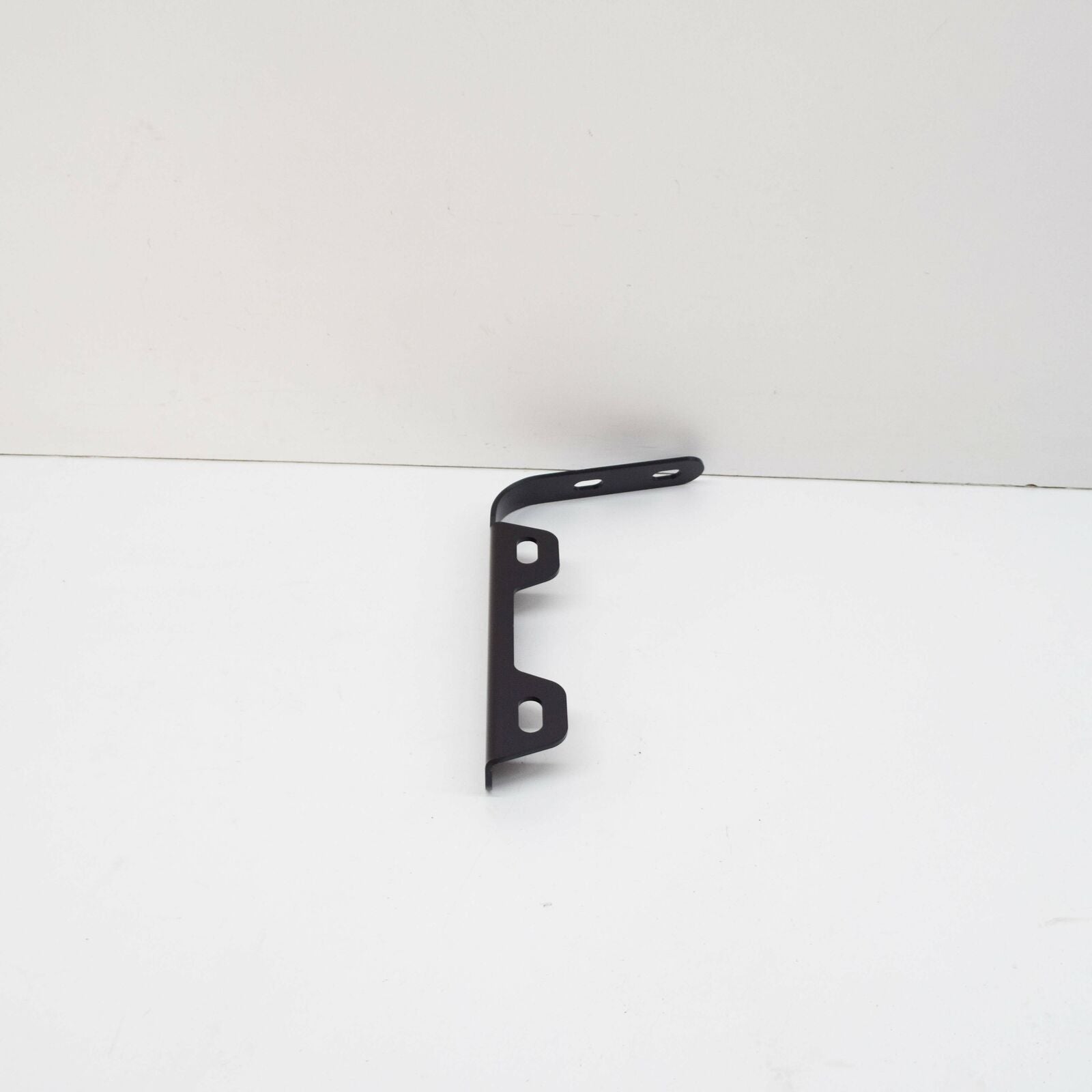 NEW MB AMG GT C190 EXHAUST SYSTEM BOTTOM LEFT BRACKET A1904920146 ORIGINAL