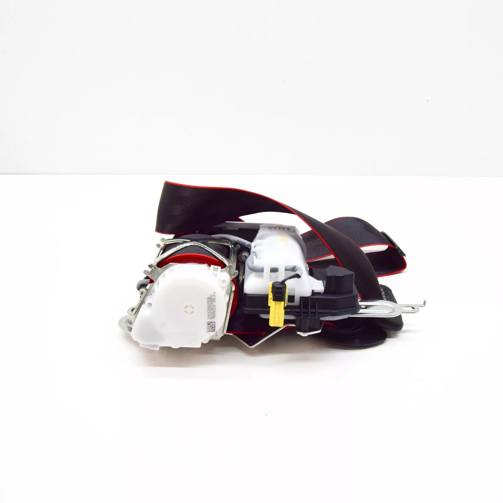 NEW AUDI RS3 FRONT RIGHT SEATBELT 8V5857706JVM1 ORIGINAL