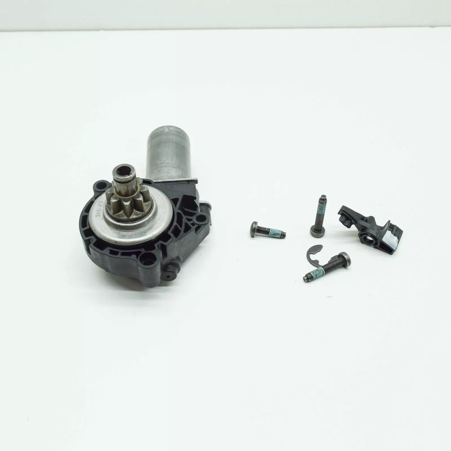 NEW MERCEDES-BENZ C W205 FRONT LEFT SEAT HEIGHT ADJUST MOTOR A0009102409