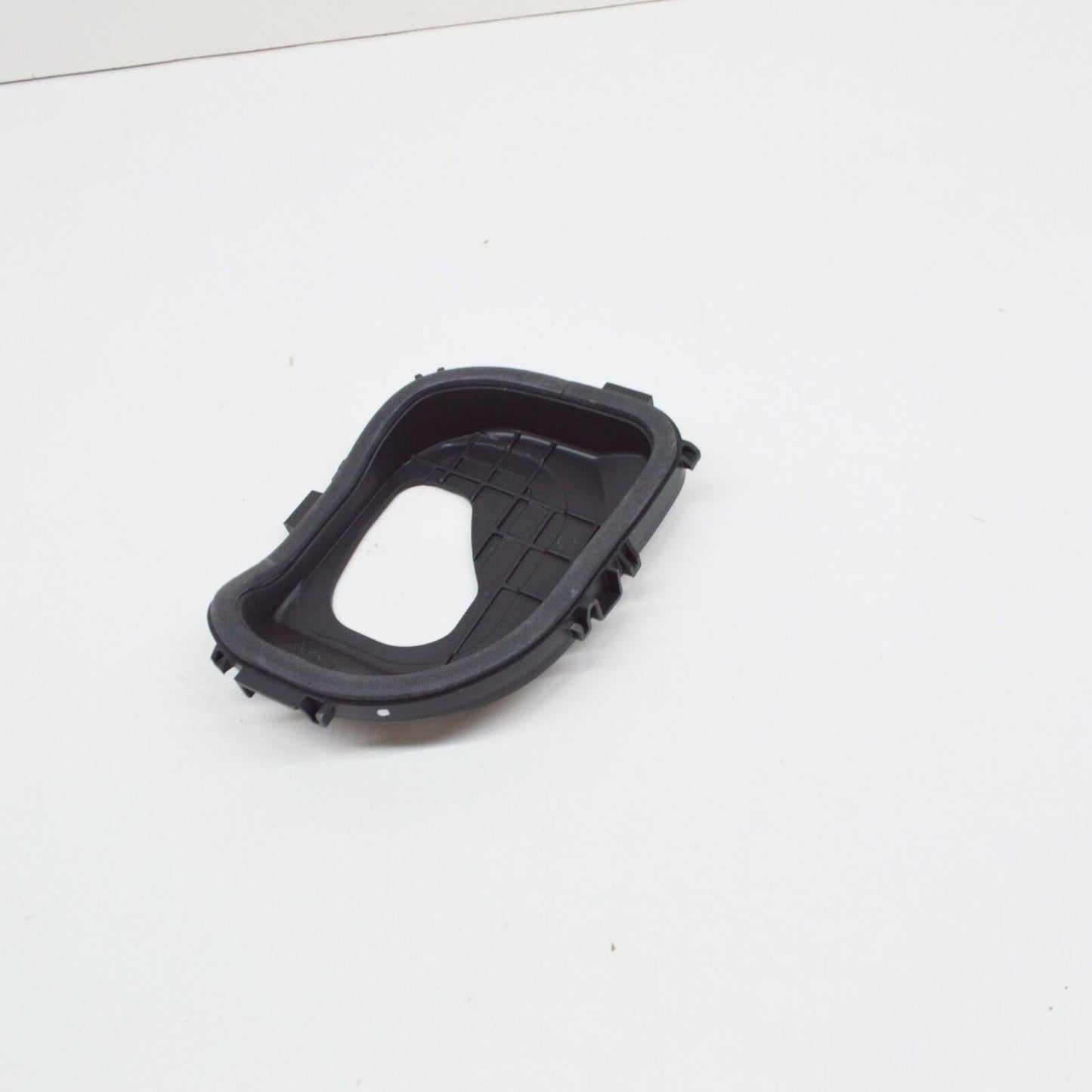 NEW VOLKSWAGEN GOLF MK7 REAR LEFT OUTER TAIL LIGHT COVER 5G0945285 ORIGINAL