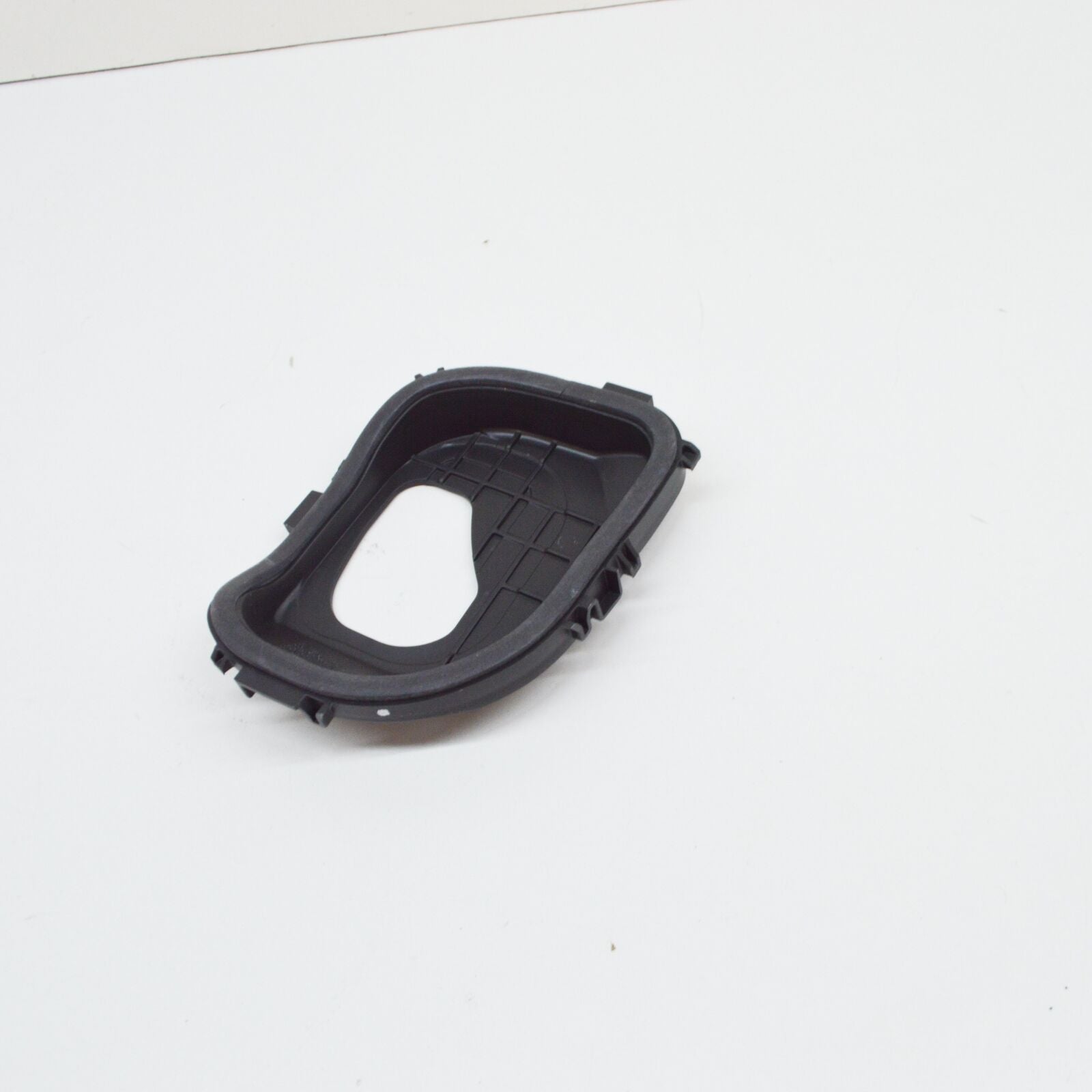 NEW VOLKSWAGEN GOLF MK7 REAR LEFT OUTER TAIL LIGHT COVER 5G0945285 ORIGINAL