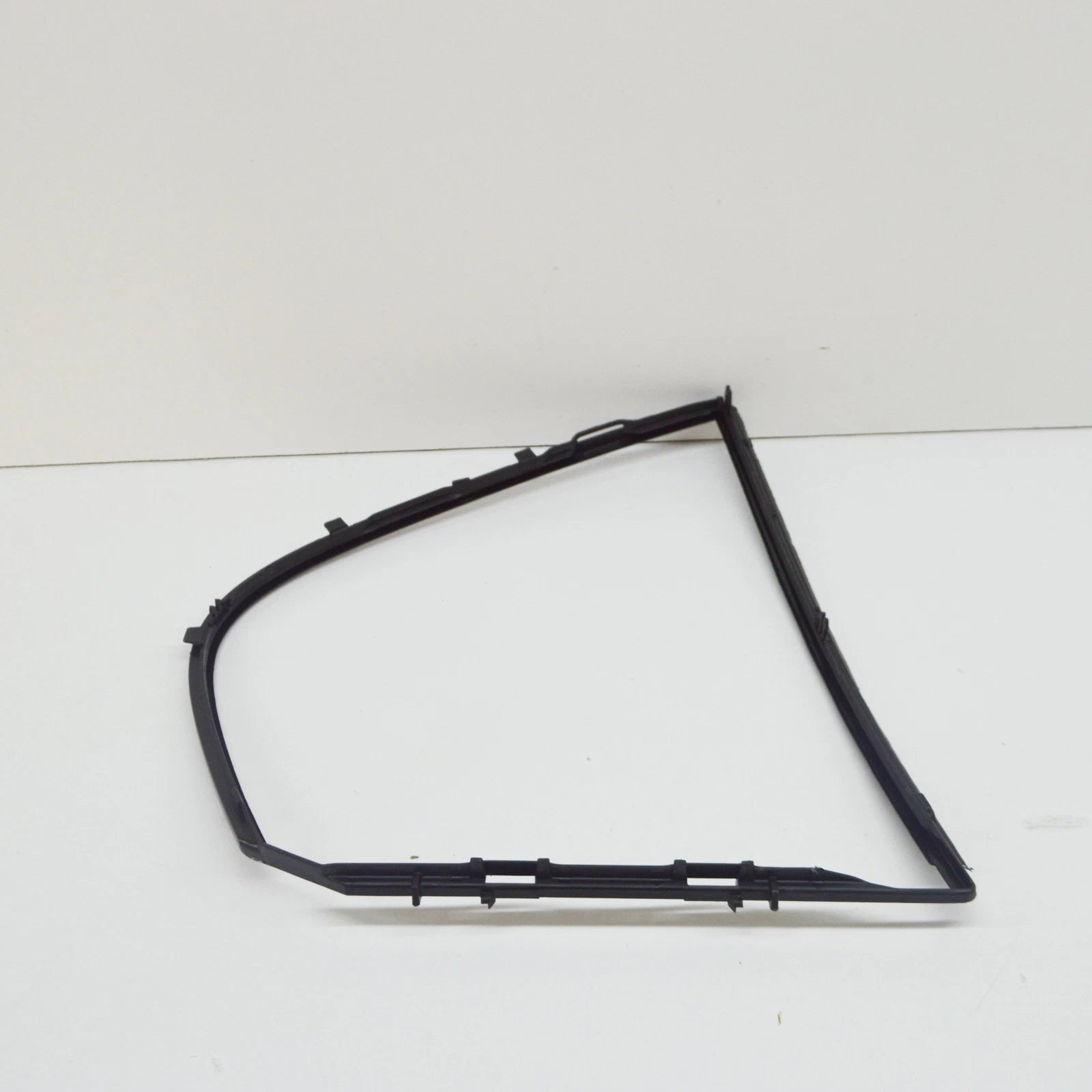 NEW BMW 3 E90 REAR LEFT SIDE WINDOW FRAME SEAL 51347060219 ORIGINAL