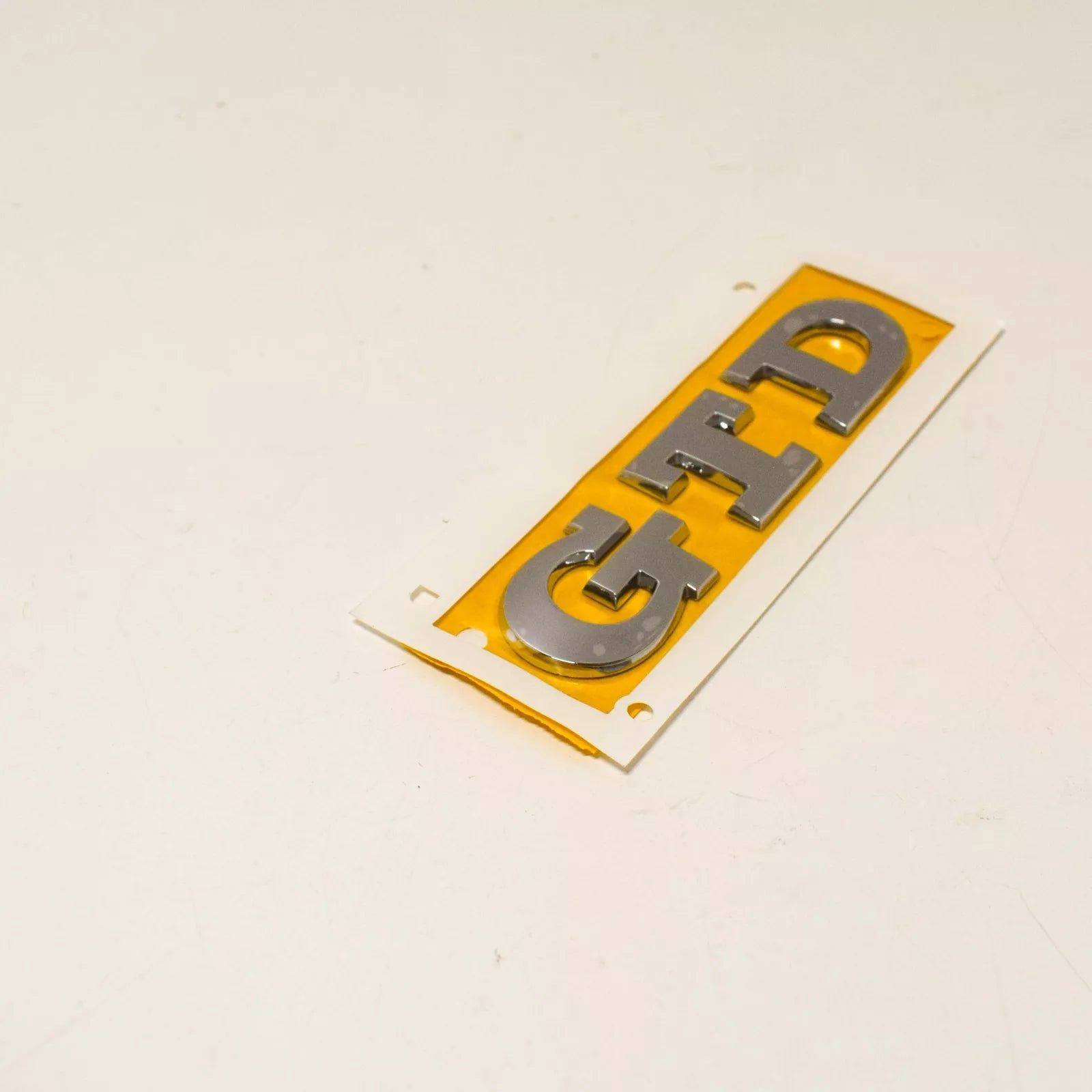 NEW VW GOLF MK7 REAR BOOT LID TRUNK "GTD" EMBLEM BAGDE 5G0853675R2ZZ