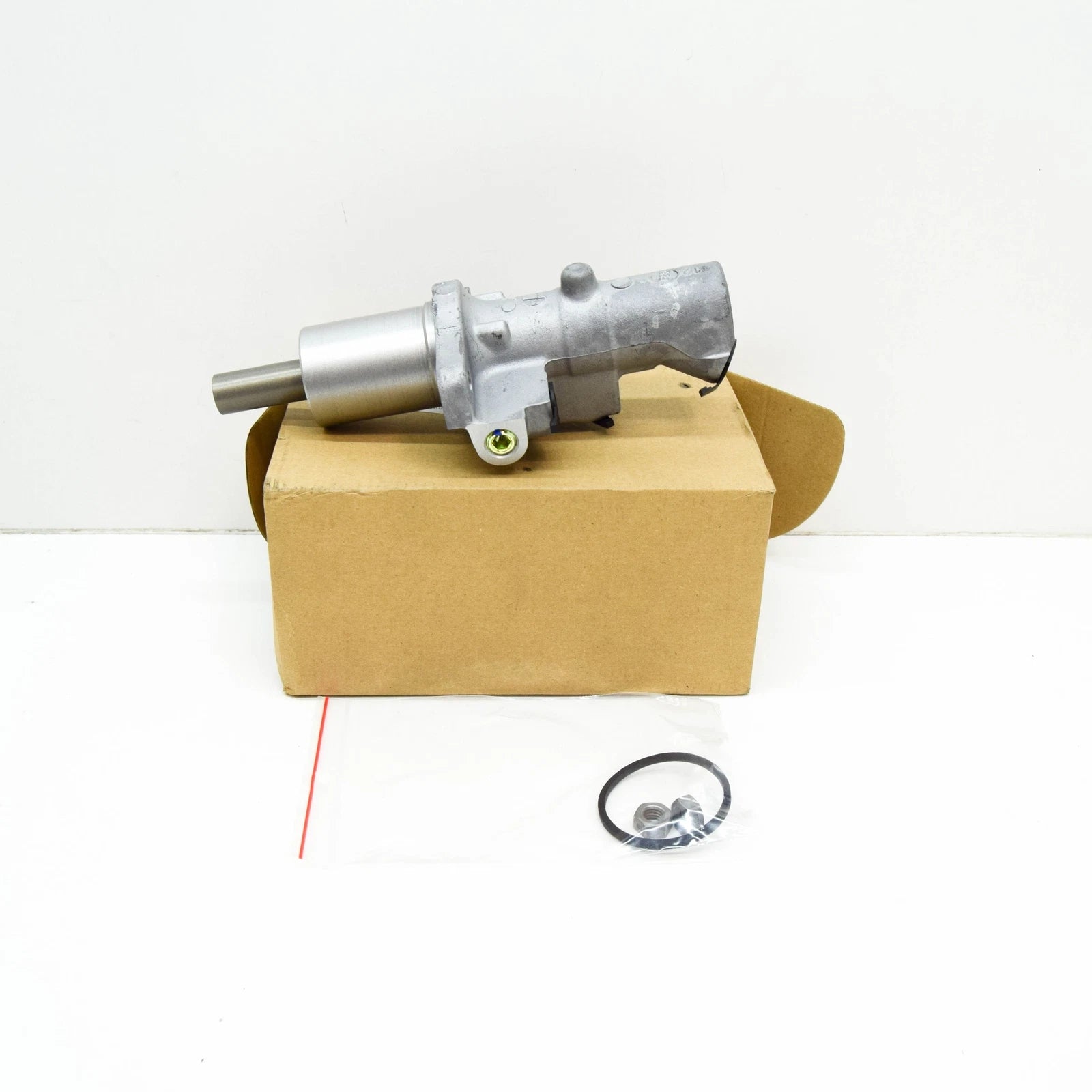 NEW MERCEDES-BENZ E W212 BRAKE MASTER CYLINDER PARTS KIT RHD A2124300101