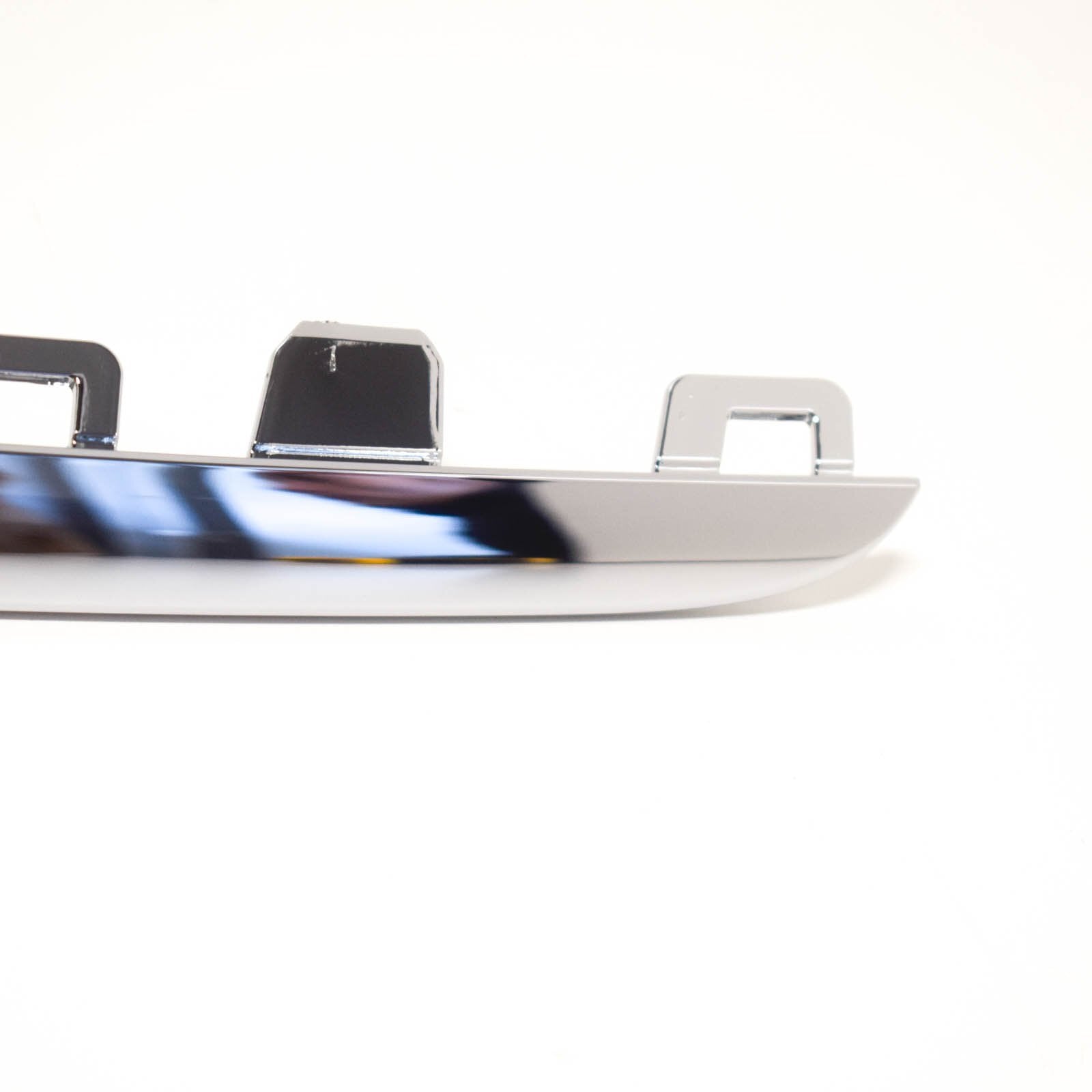 NEW MERCEDES-BENZ C-CLASS W205 FRONT LEFT GRILLE TRIM A2058880173 ORIGINAL