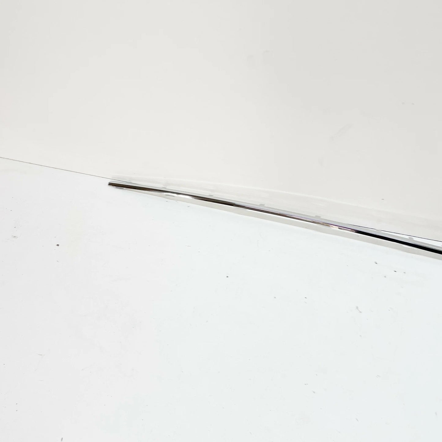 NEW BMW 5 E39 REAR BUMPER TRIM 51127005947 7005947 ORIGINAL