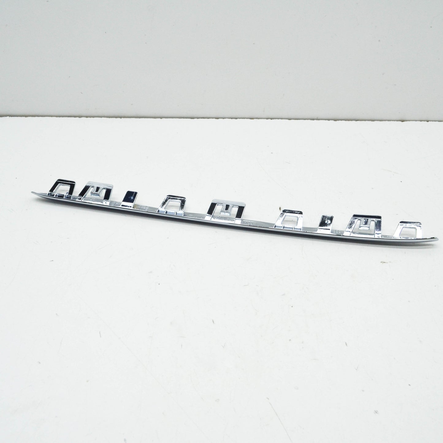 NEW MERCEDES-BENZ E W213 FRONT BUMPER RIGHT GRILLE MOLDING A2138888800 ORIGINAL