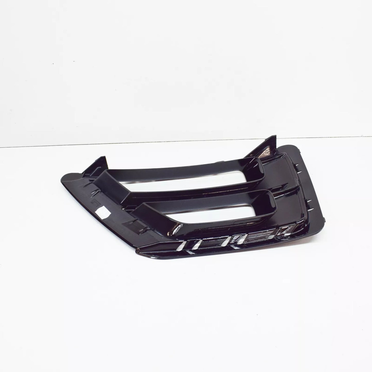NEW VW GOLF MK7 FRONT BUMPER LOWER RIGHT GRILLE 5G0853666H041 2015