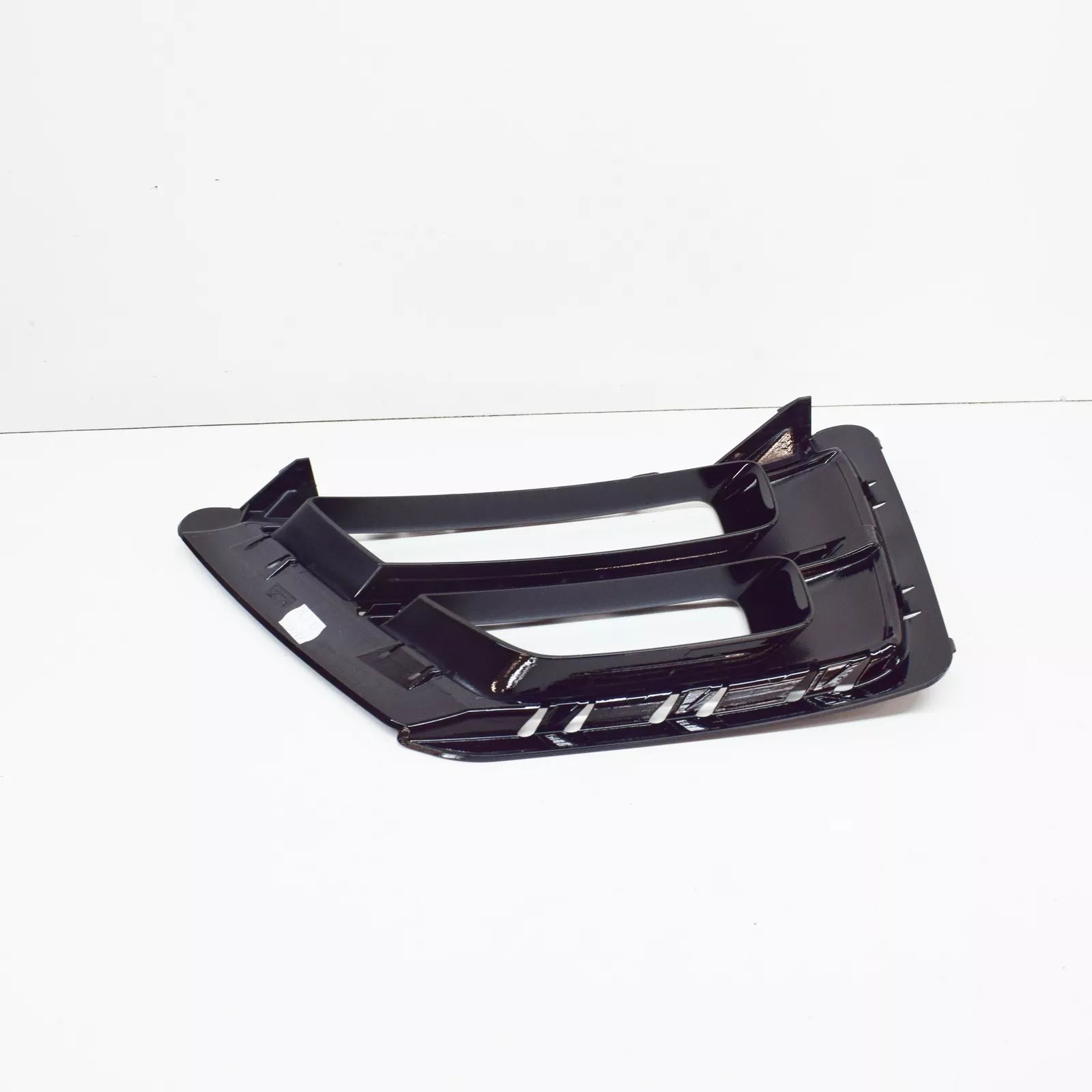 NEW VW GOLF MK7 FRONT BUMPER LOWER RIGHT GRILLE 5G0853666H041 2015