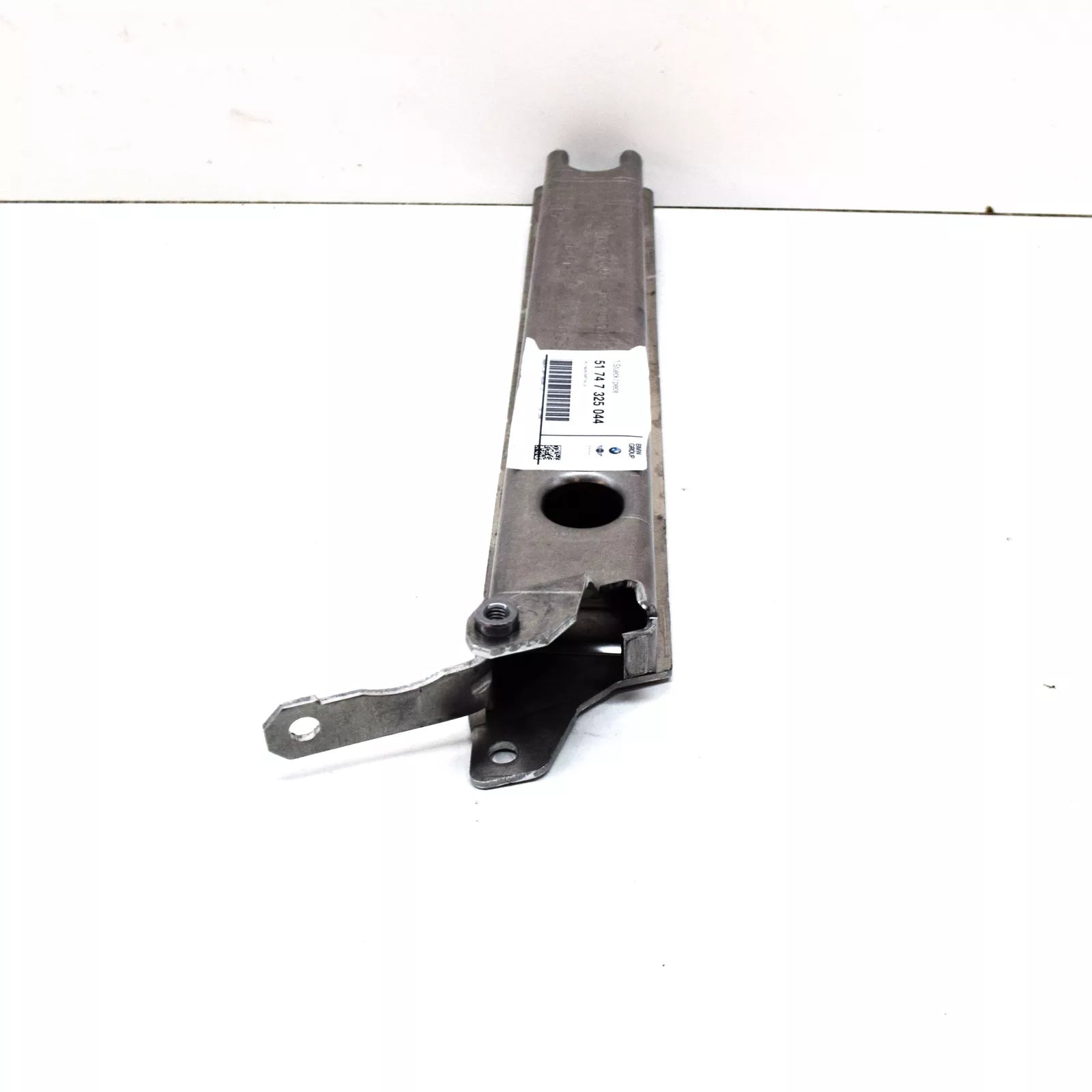 NEW BMW F45 F46 RADIATOR AIR DUCT HOLDER LOWER LEFT 7325044 51747325044 ORIGINAL