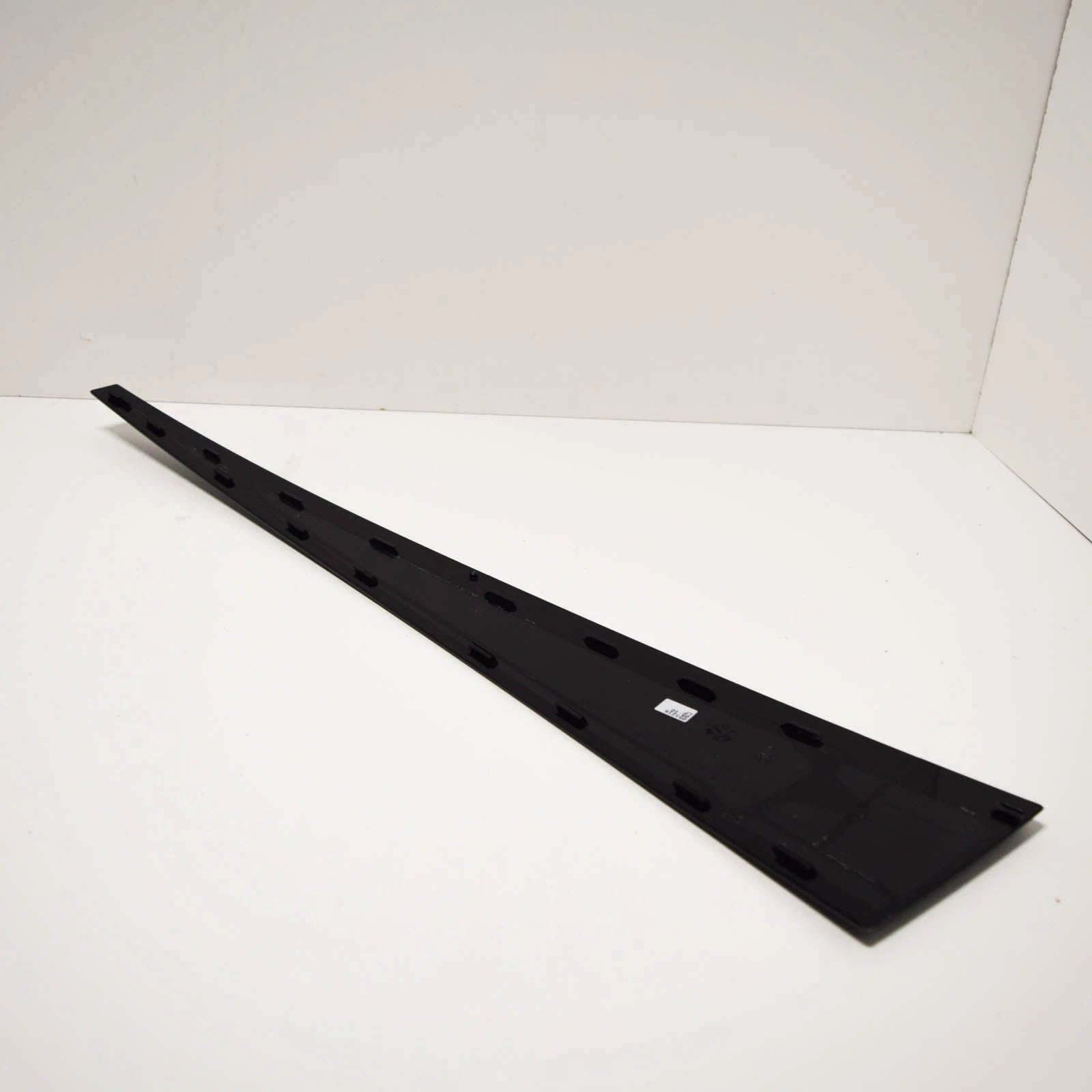 NEW MERCEDES-BENZ SL R230 REAR RIGHT C PILLAR TRIM A2307920430