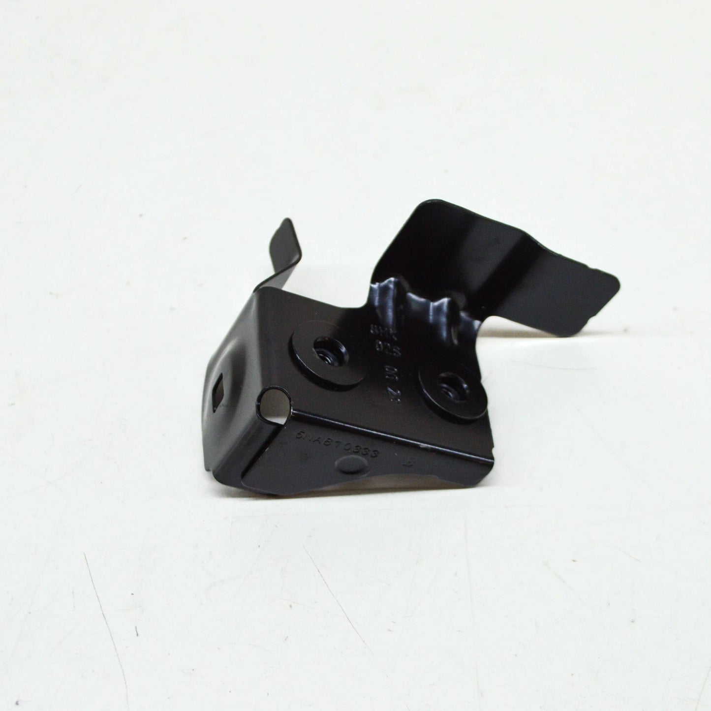 NEW VW TIGUAN AD FRONT LEFT LOWER APERTURE PANEL BRACKET 5NA810333B ORIGINAL