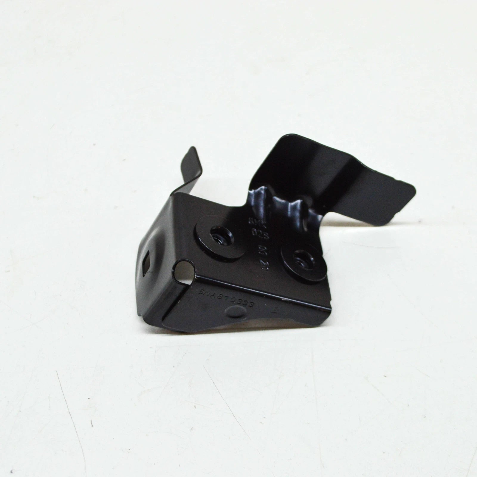 NEW VW TIGUAN AD FRONT LEFT LOWER APERTURE PANEL BRACKET 5NA810333B ORIGINAL