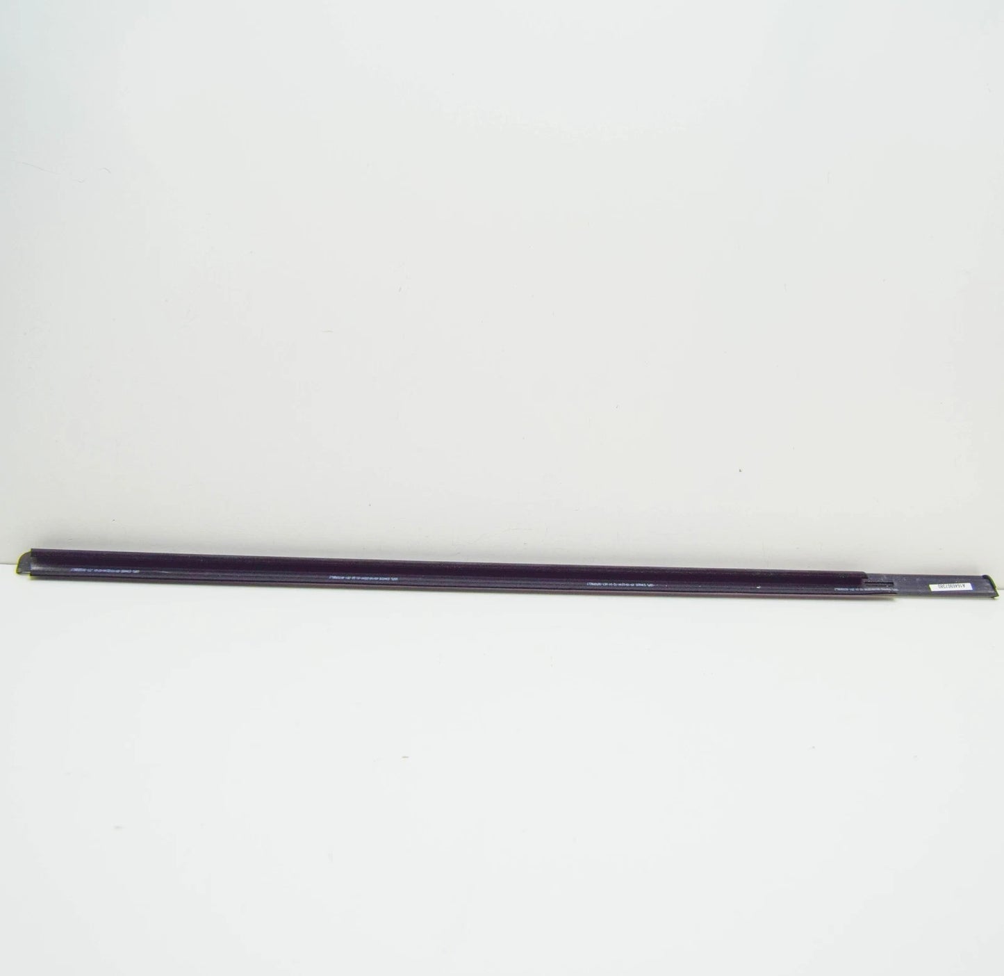 NEW MERCEDES-BENZ ML W164 FRONT LEFT DOOR WINDOW TRIM STRIP A1646907380 ORIGINAL