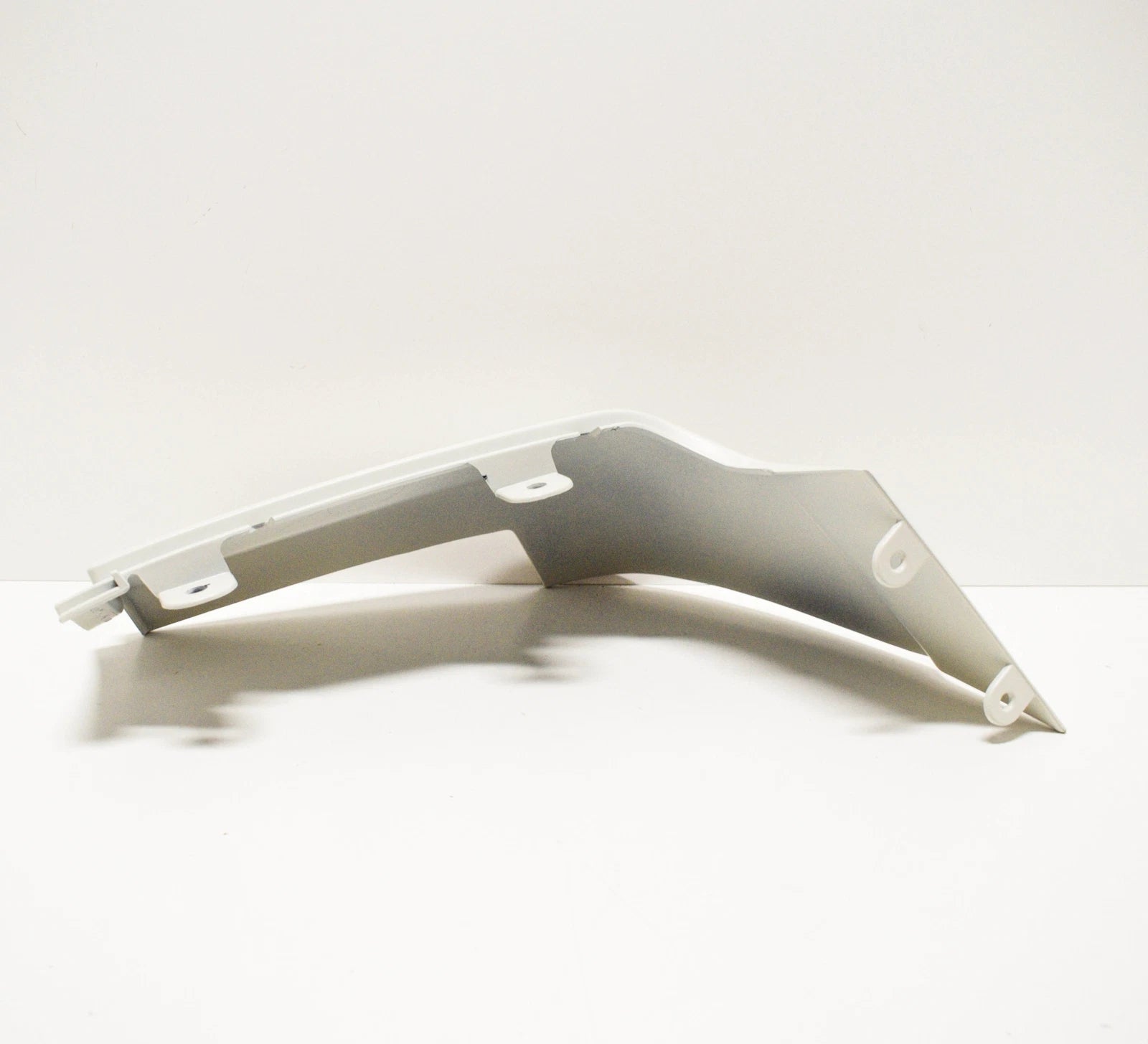 NEW MERCEDES-BENZ G-CLASS W463 RIGHT UNDER LIGHT COVER A4638840331