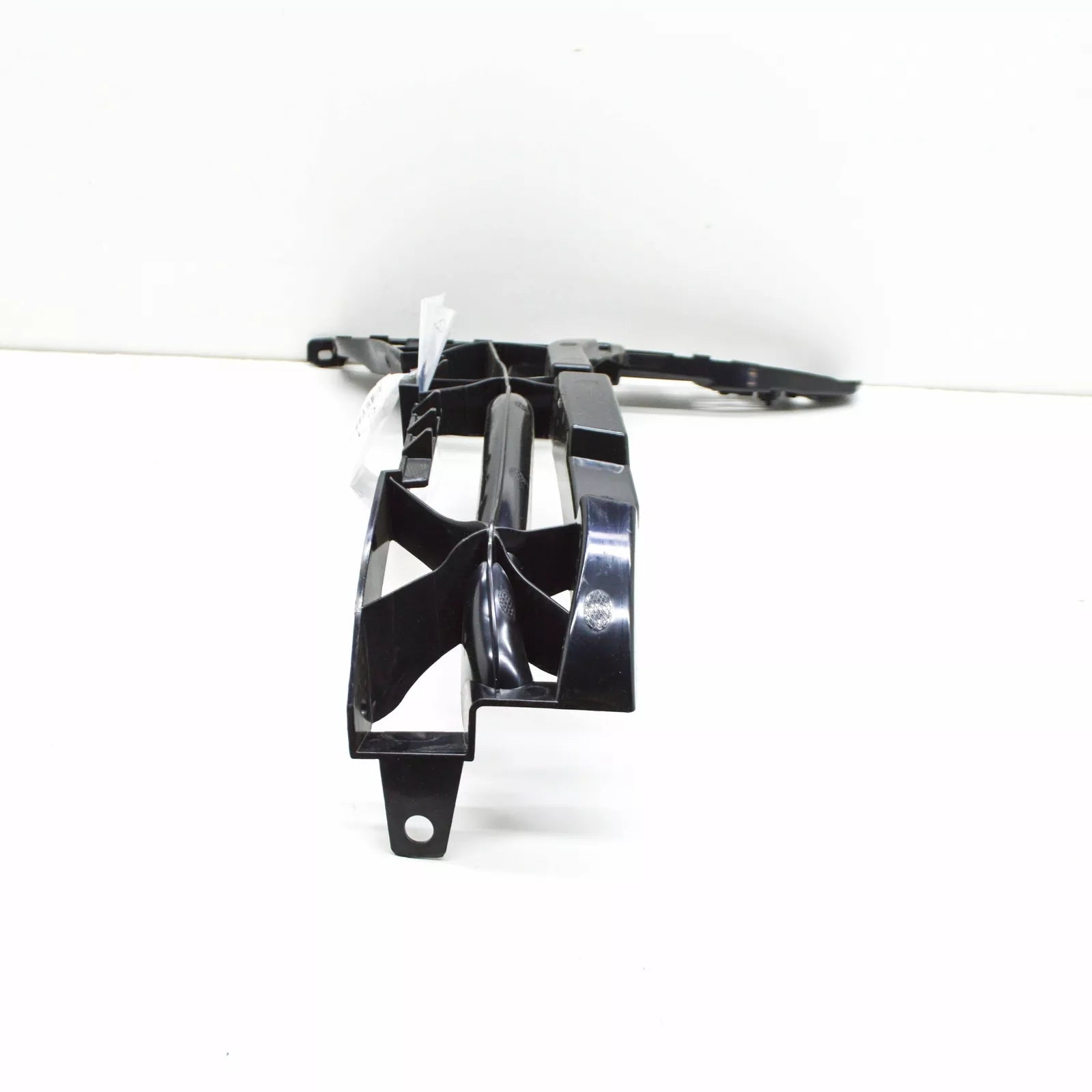 NEW MERCEDES-BENZ C W205 REAR LEFT BUMPER BRACKET A2058800530