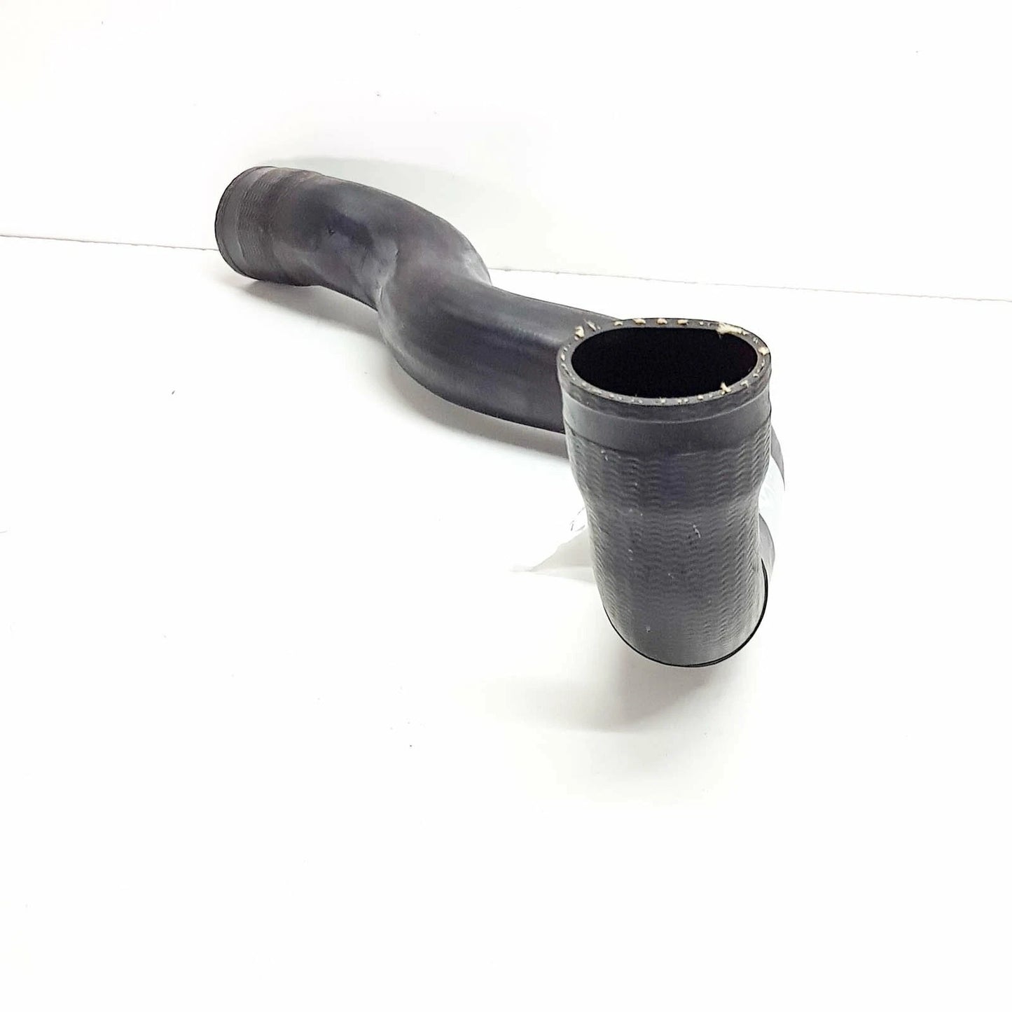 NEW MB VITO 638 CHARGE AIR INTERCOOLER TO INTAKE PIPE HOSE A6385281982